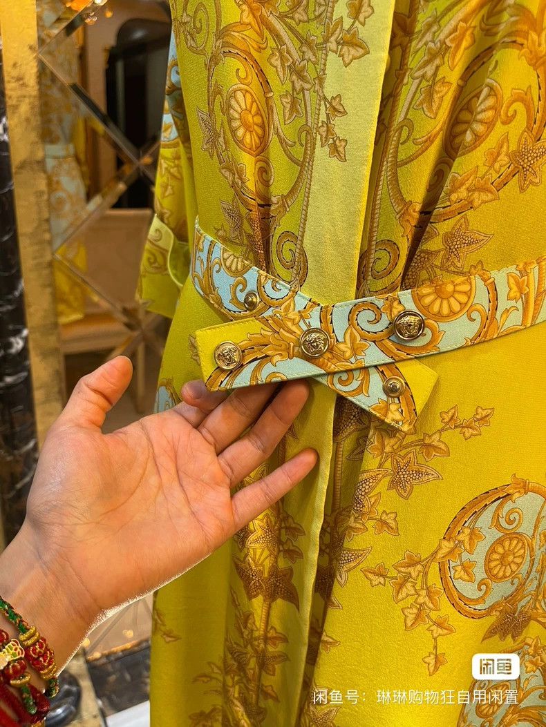 Versace Versace Baroque shirt dress Size M / US 6-8 / IT 42-44 - 2 Thumbnail