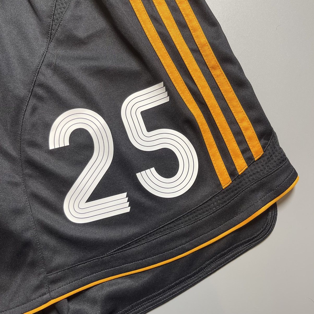 Adidas × Vintage LIVERPOOL ADIDAS 2006/2007 FOOTBALL GK SHORTS #25 REINA Size US 37 - 3 Thumbnail