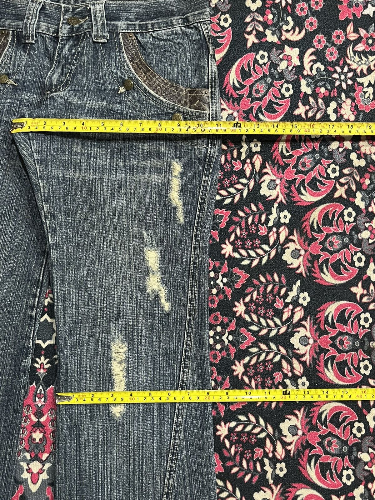 Tornado Mart Tornado Mart Python Pocket Distressed Blue Wash Flare Jeans Size 30" / US 8 / IT 44 - 15 Thumbnail