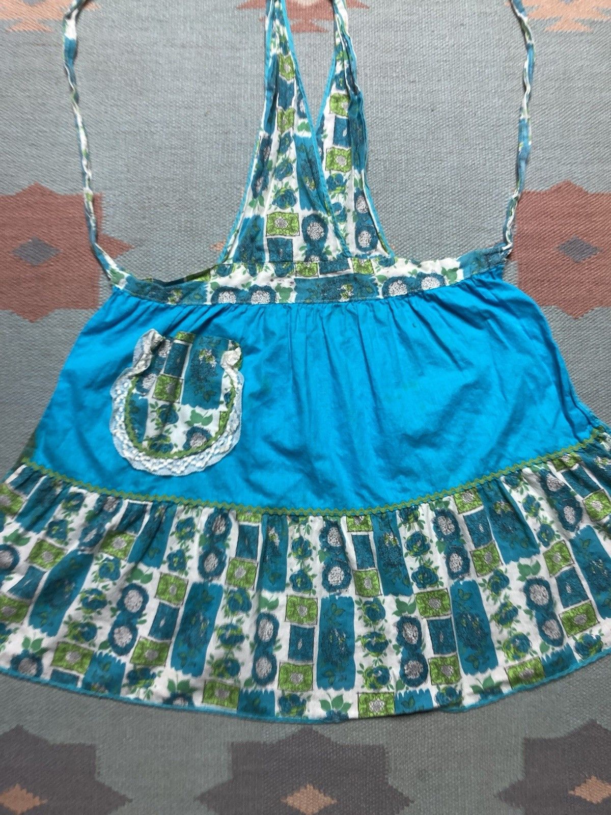Vintage 1960s half apron floral print flowers lace cotton kitchen Size ONE SIZE - 2 Thumbnail