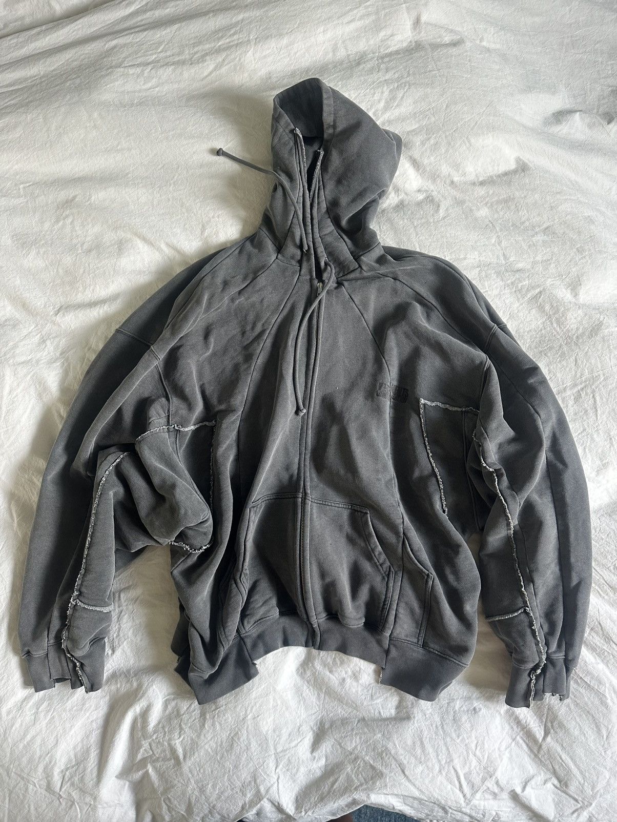 Vetements Free Hugs Zip-up Hoodie | Grailed