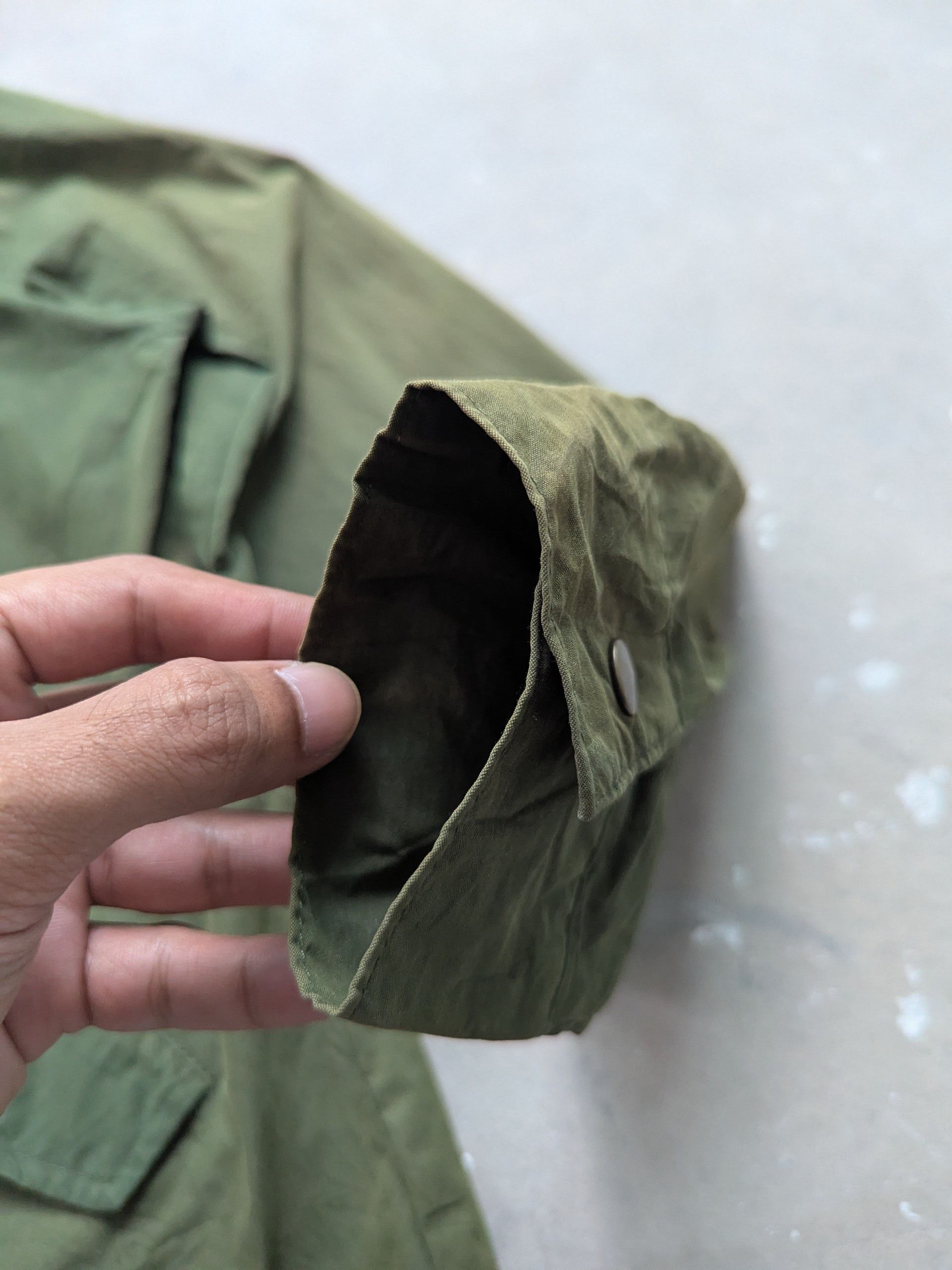 Japanese Brand × Vintage Vintage Hoodie Windbreaker Jacket Sun Faded by Loytaa Size US M / EU 48-50 / 2 - 4 Thumbnail