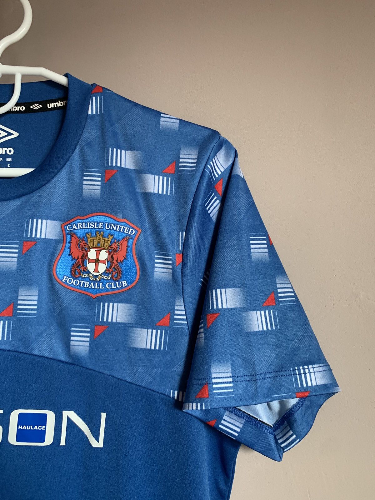 Umbro Carlisle United Training Football Shirt Umbro Soccer Jersey Size US S / EU 44-46 / 1 - 4 Thumbnail