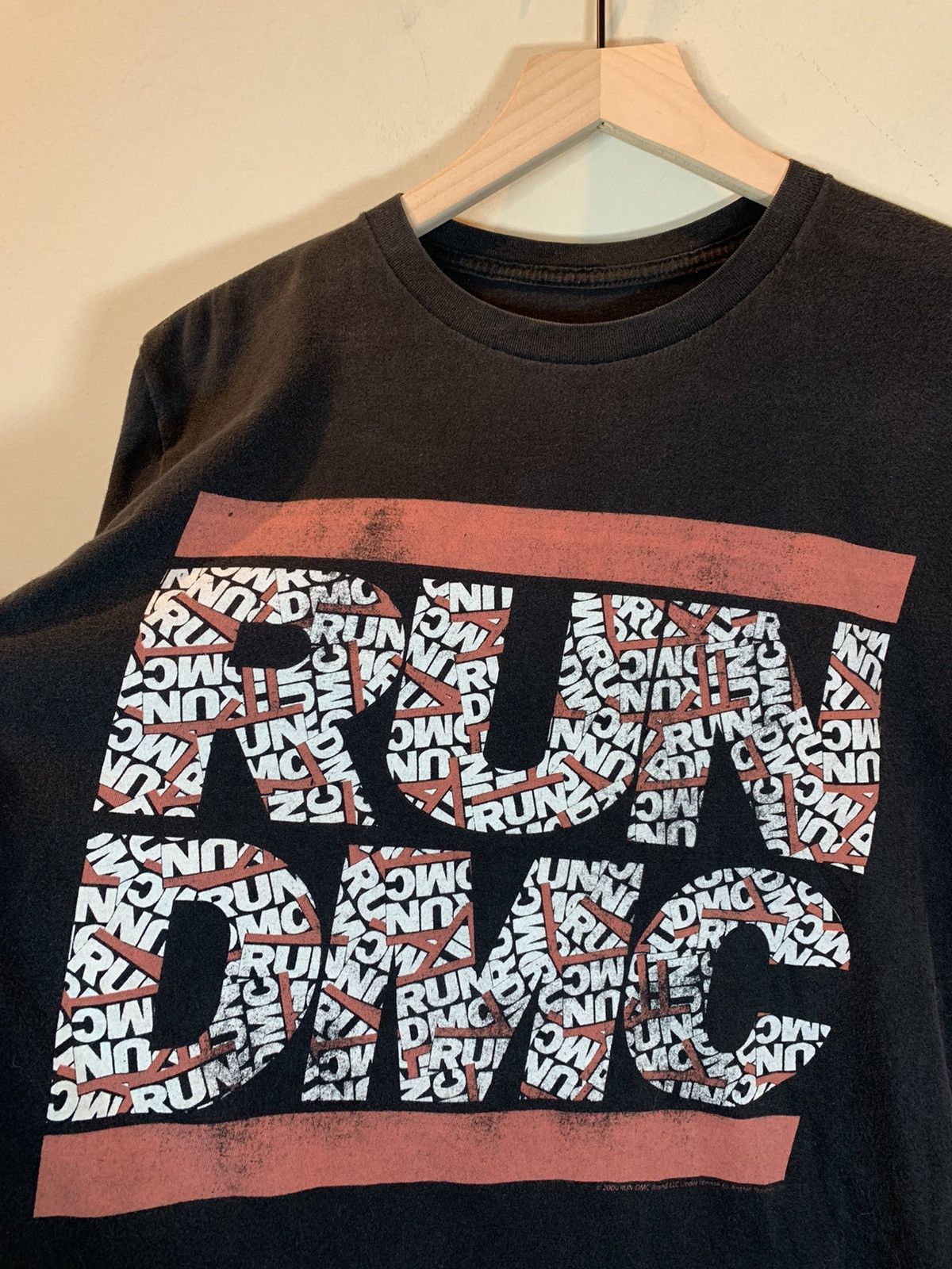 RUN DMC × Rap Tees × Vintage *RARE* Vintage RUN DMC Rap Tee Y2K 2009 Licensed T-Shirt - L Size US L / EU 52-54 / 3 - 2 Thumbnail
