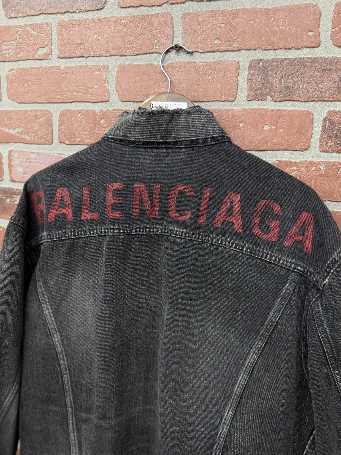 Balenciaga Balenciaga Black/Red Logo Denim Jean Jacket $1400 Size (50) Size US M / EU 48-50 / 2 - 16 Thumbnail