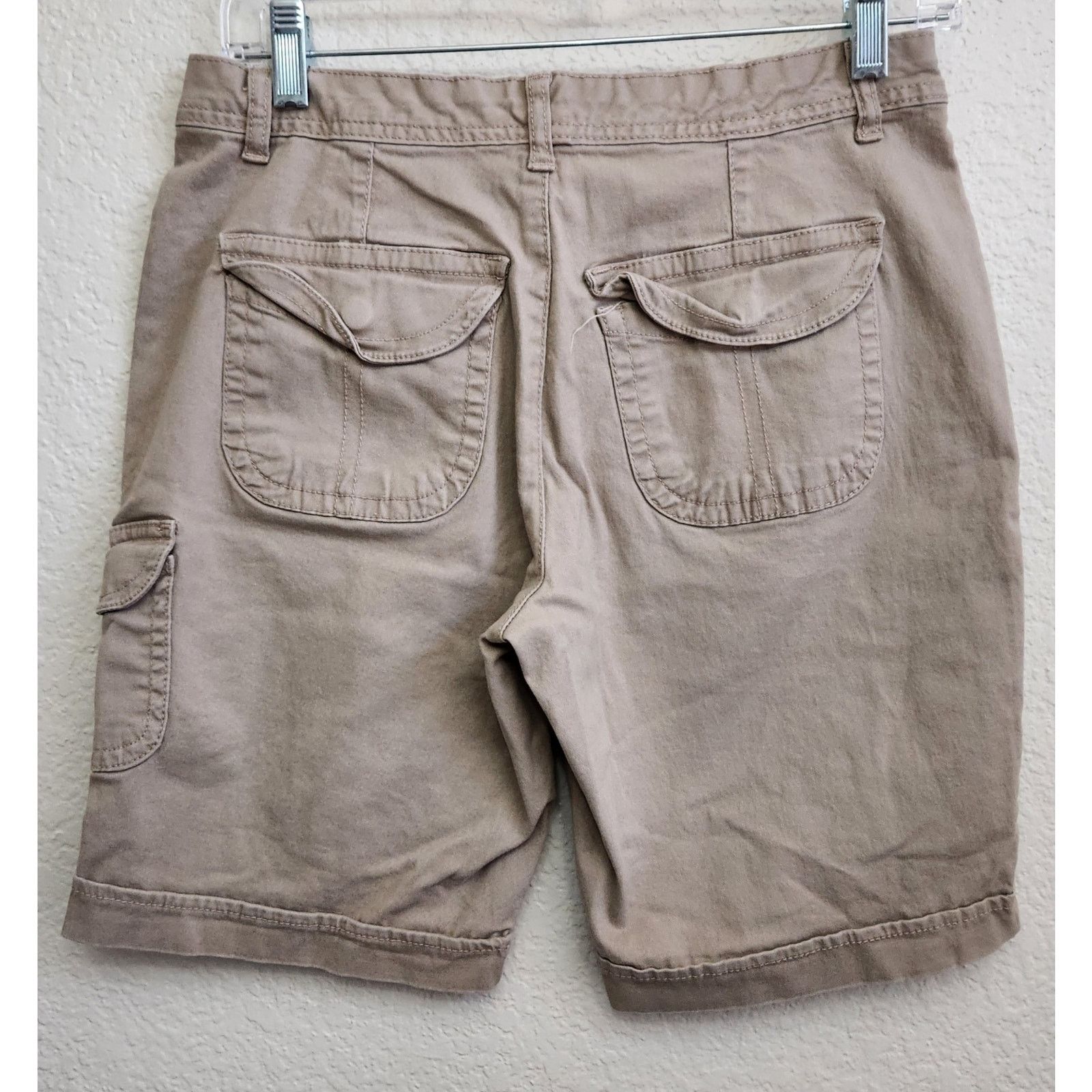 Gloria Vanderbilt Gloria Vanderbilt Tan Brown Cargo Shorts 6P Lightweight Size 28" / US 6 / IT 42 - 2 Thumbnail