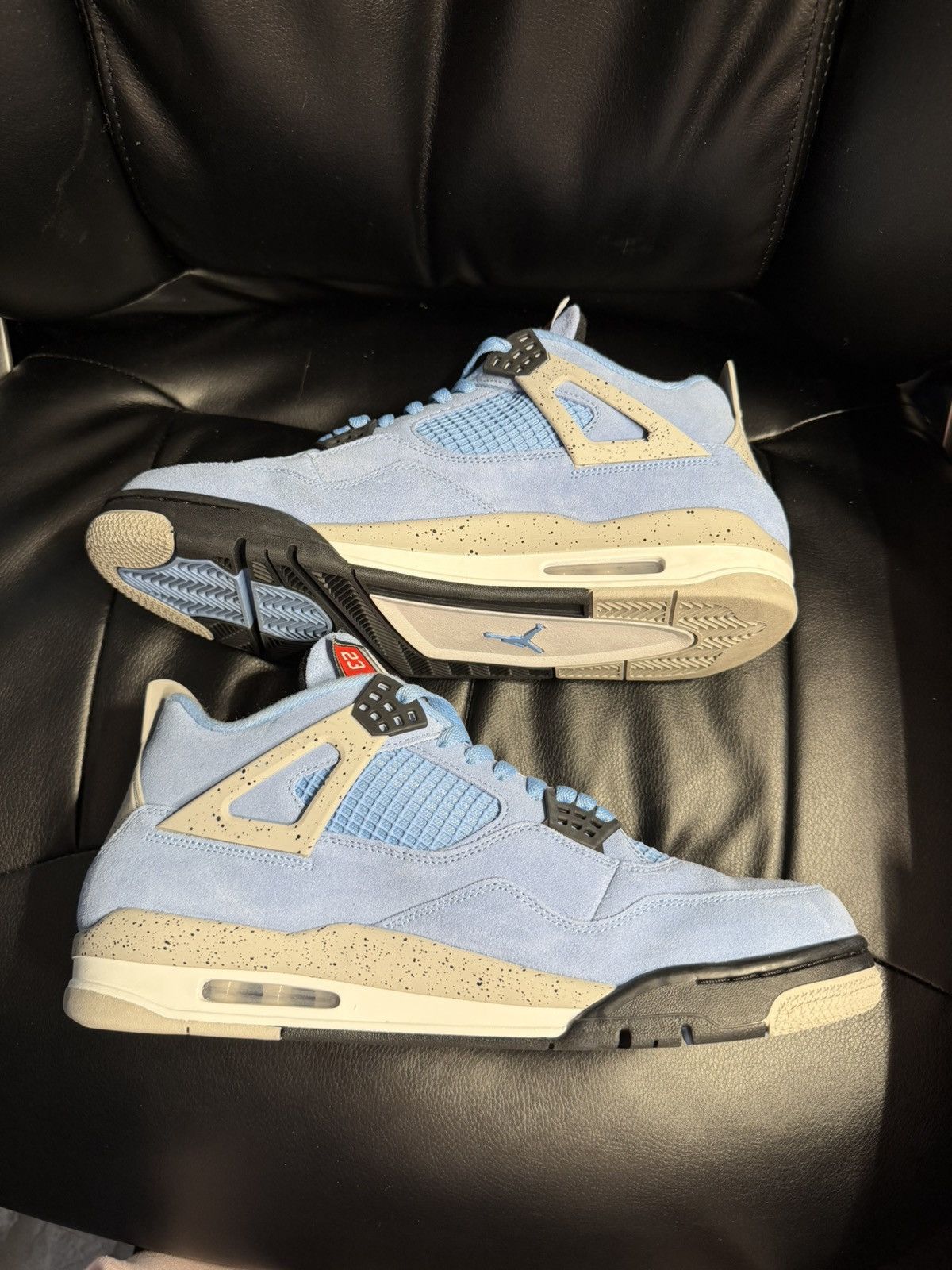 Jordan Brand Size 13 - Jordan 4 Retro Mid University Blue UNC Nike Air Size US 13 / EU 46 - 2 Thumbnail