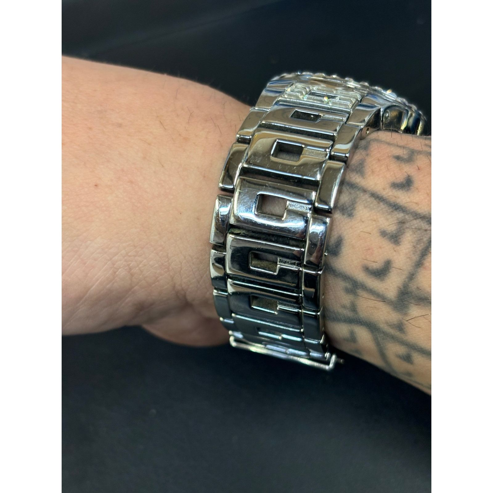 Guess Guess Silver Tone Men’s Watch! New Battery! Size ONE SIZE - 5 Thumbnail