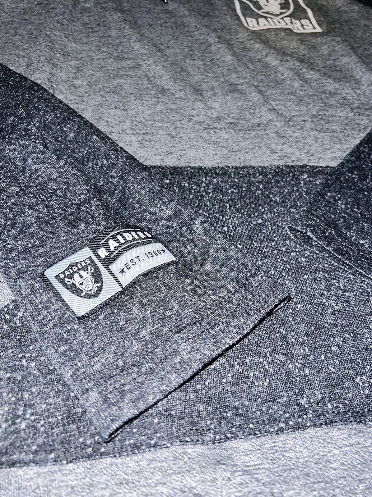 NFL Oakland Raiders Official Lightweight Hoodie Size US L / EU 52-54 / 3 - 16 Thumbnail