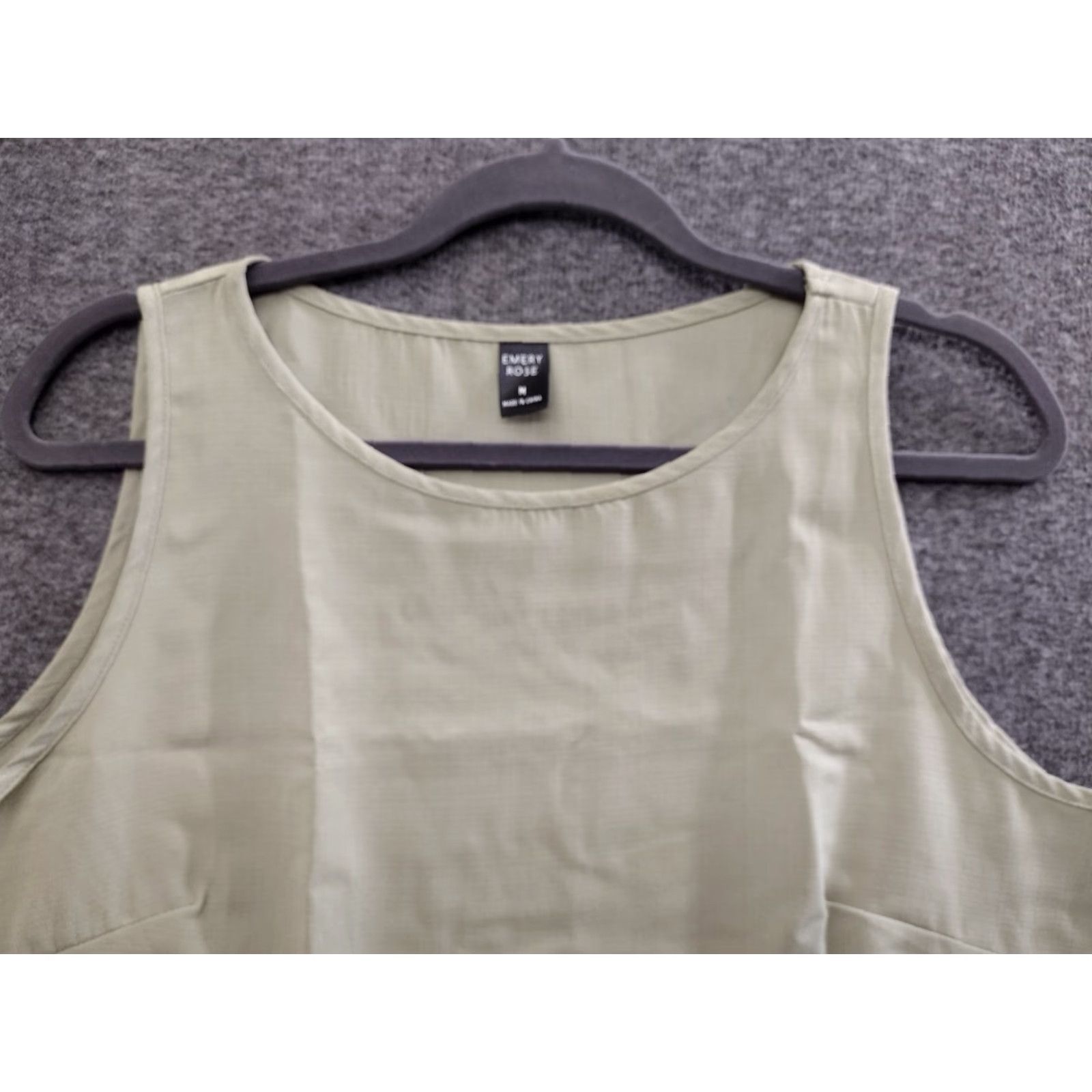 Vintage Emily Rose M Sleeveless Italian Style Crochet Lace Hem Tank Top Light Olive Tank Womens M Light Olive Cropped Crochet Streetwear 2010s Italy style Size M / US 6-8 / IT 42-44 - 3 Thumbnail