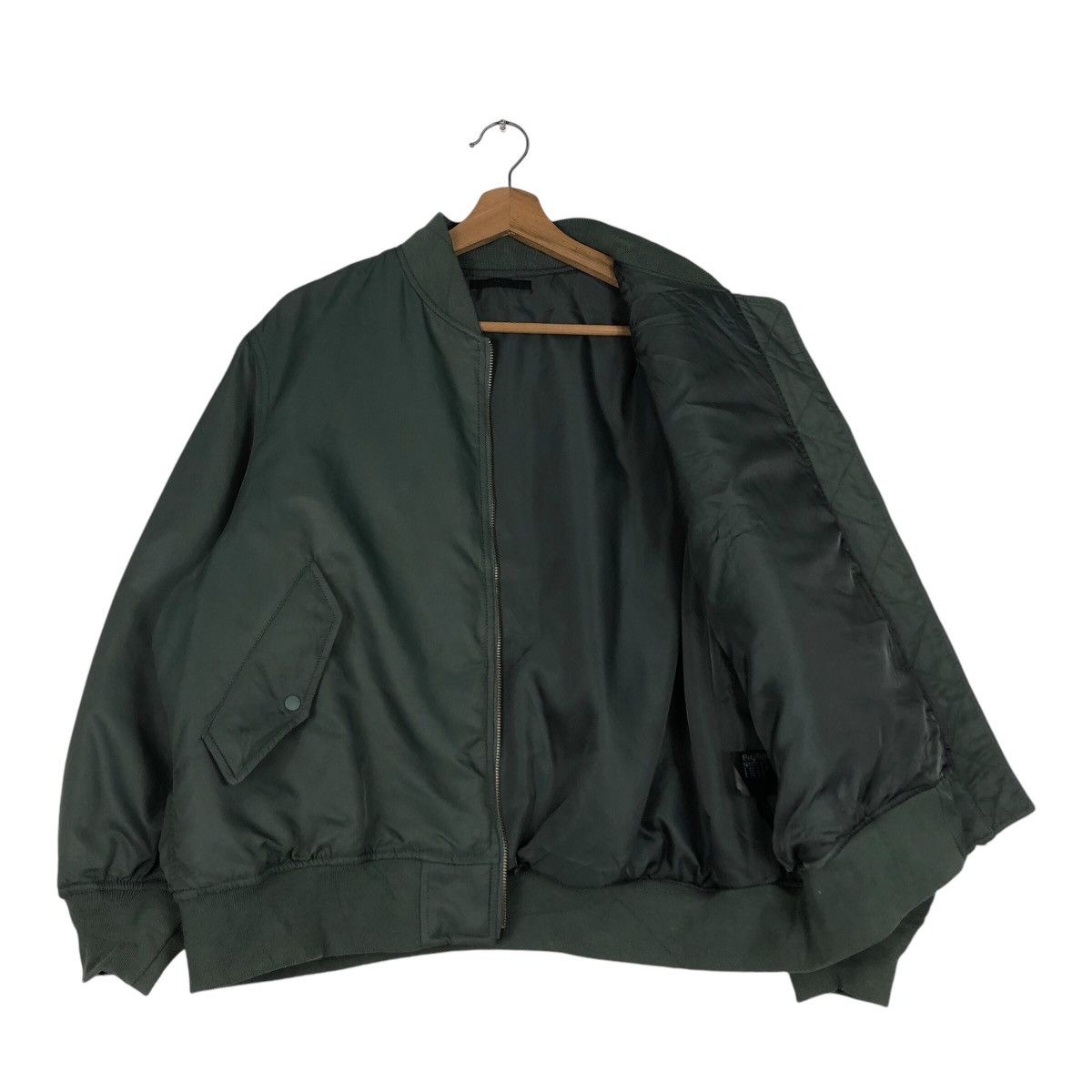 Japanese Brand 📌Vintage Riot Riot Bomber Jacket Fly Uniqlo Japan Size US XL / EU 56 / 4 - 12 Thumbnail