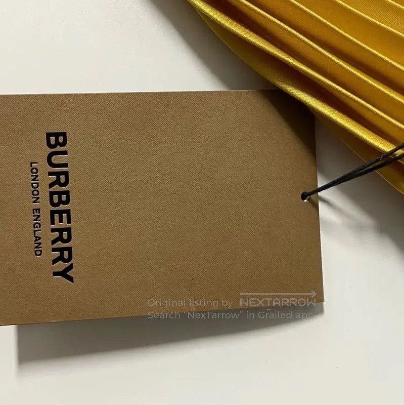 Burberry Burberry Yellow Cotton Pleated Skirt. Size 22" - 2 Thumbnail