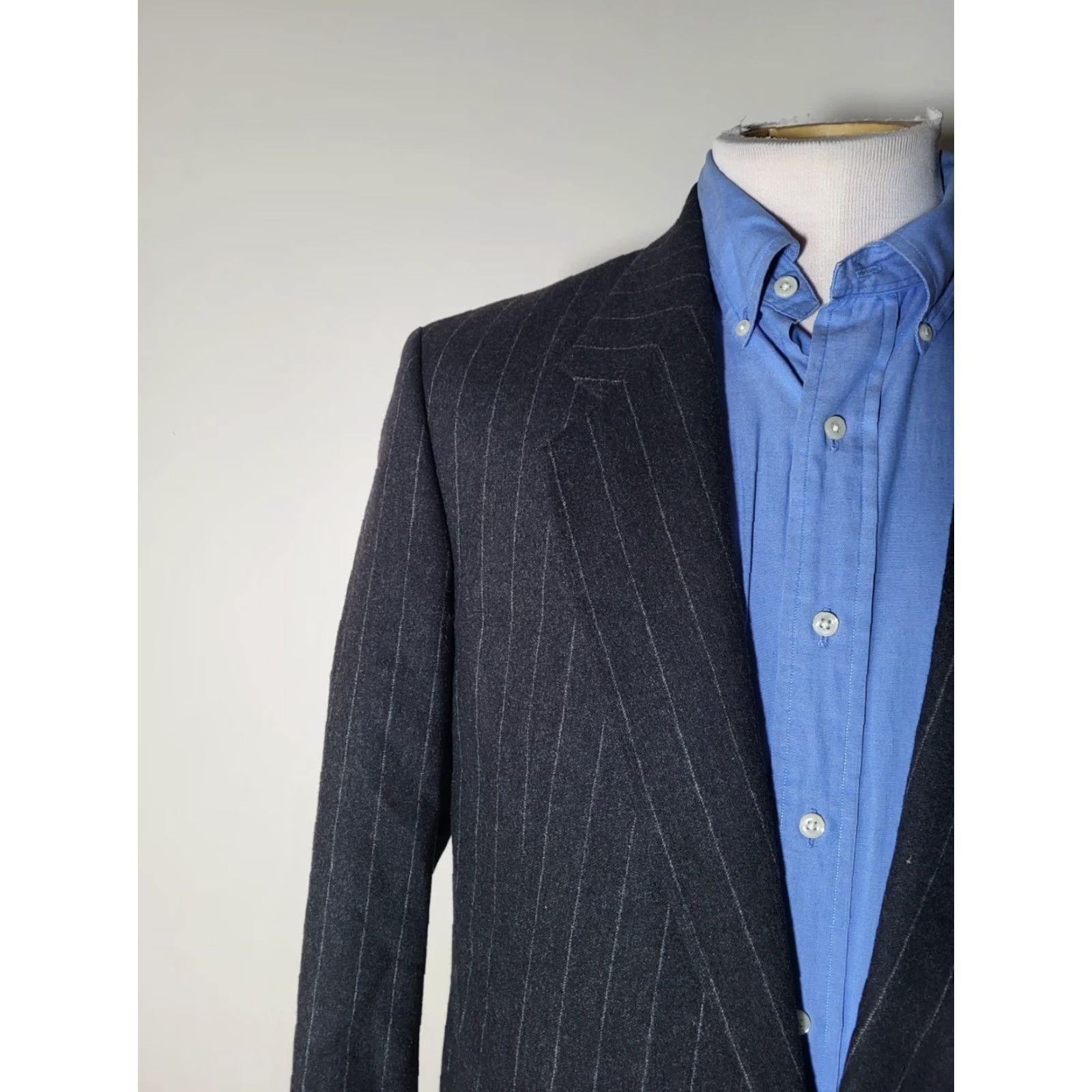 Valentino VINTAGE Valentino 42L Gray Flannel Wool Wide Chalk Striped Coat Blazer Jacket Size 42R - 4 Thumbnail