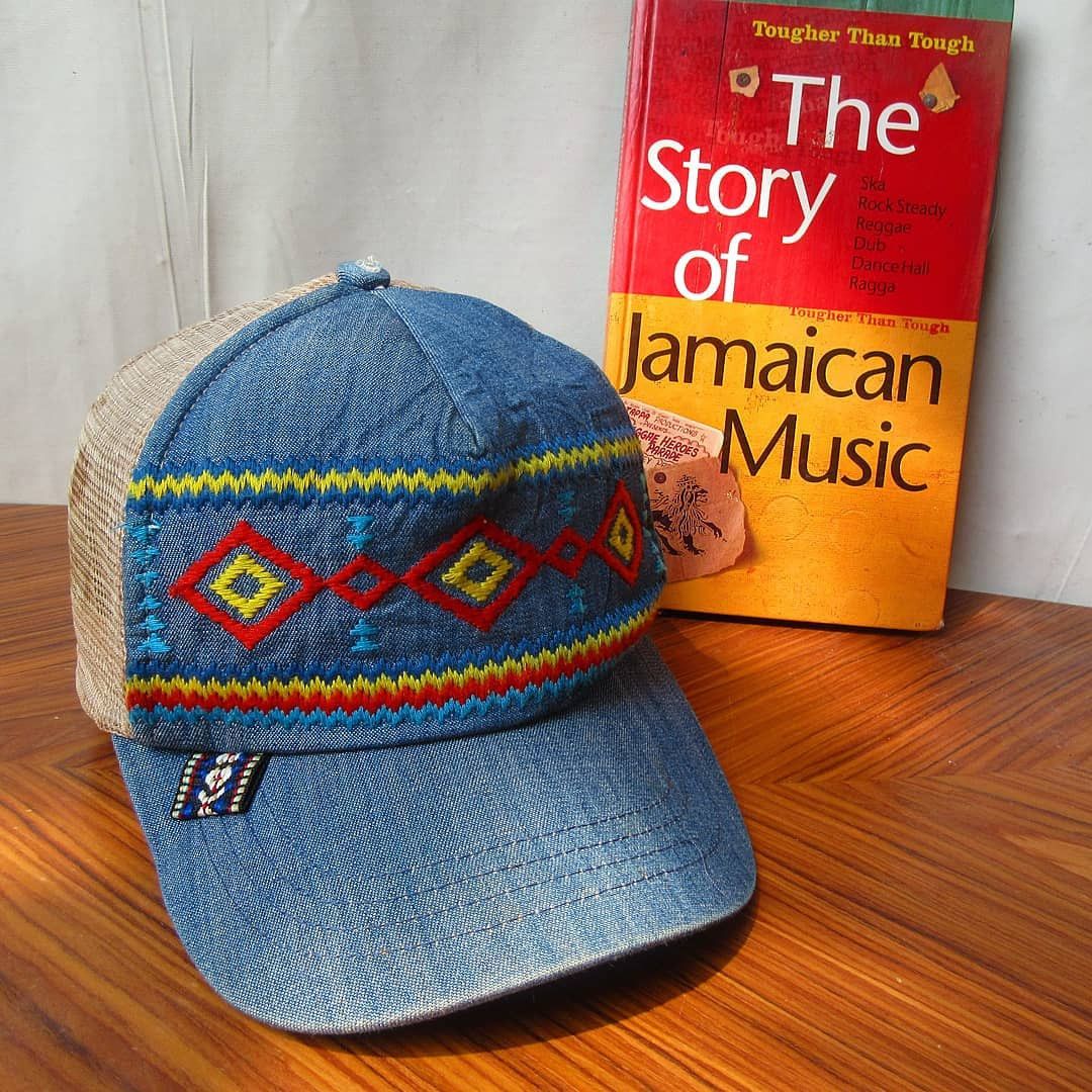 Vintage Indian Nordic Pattern Rare Pattern In A Trucker Cap Size ONE SIZE - 2 Thumbnail