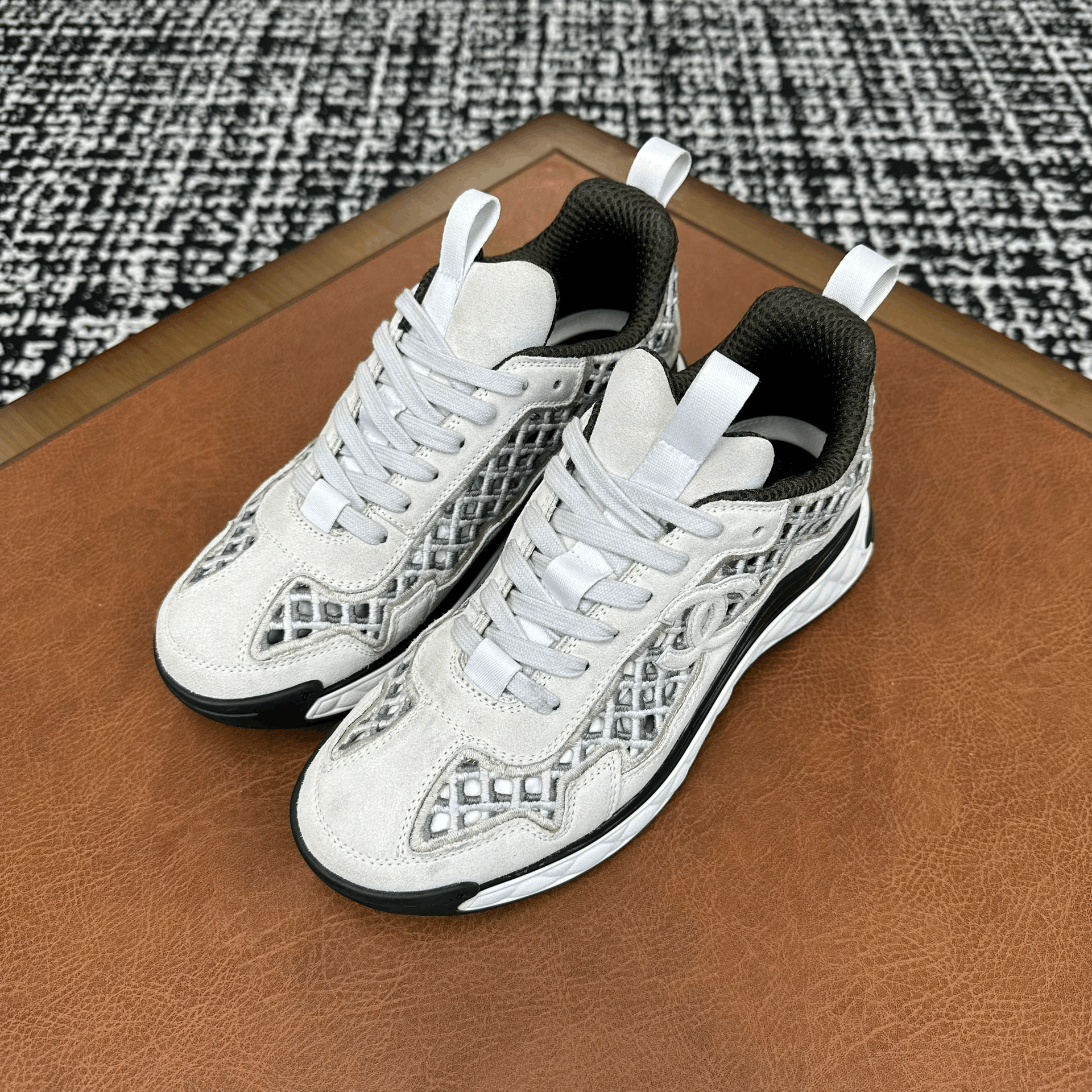 Chanel Chanel Casual Lowtop Sneakers it_37-5 Women Size US 7.5 / IT 37.5 - 1 Thumbnail
