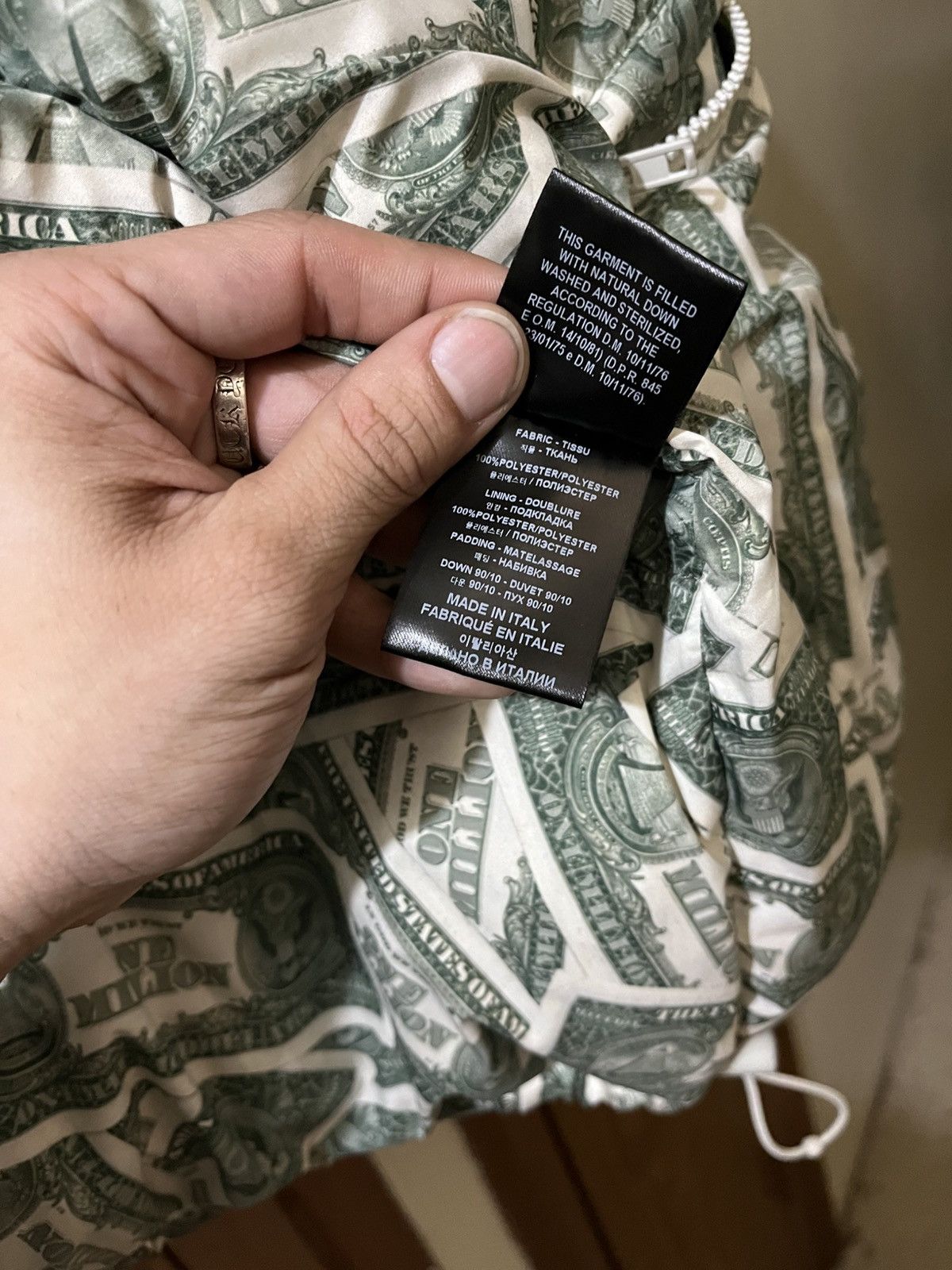 Vetements Vetements Money Puffer Size US XS / EU 42 / 0 - 5 Thumbnail