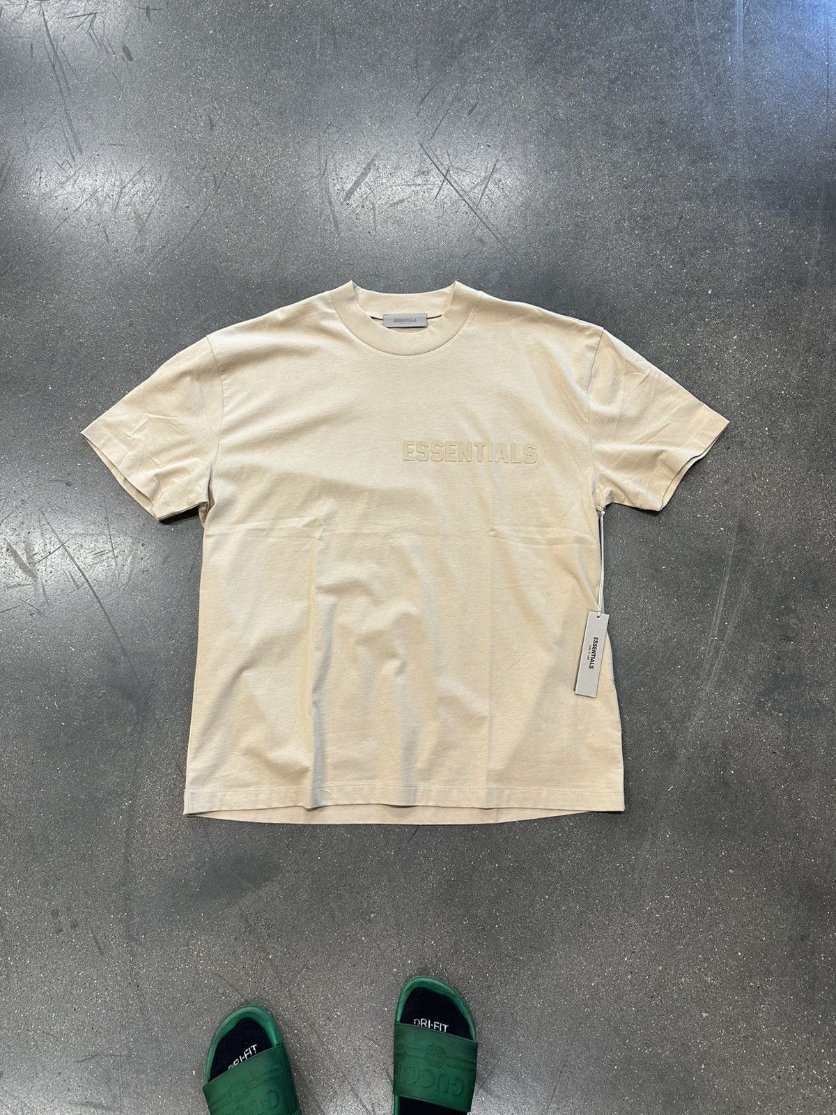 Fear of God Fear of God Essentials SS Tee Sand Size US XL / EU 56 / 4 - 1 Thumbnail