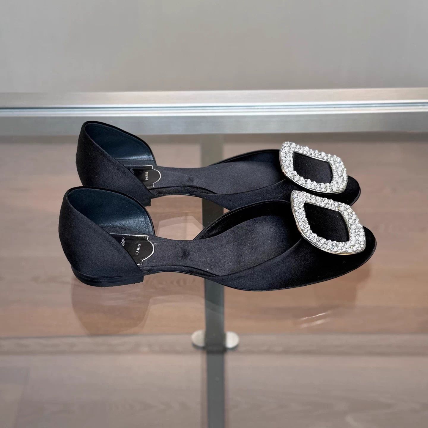 Roger Vivier Roger Vivier Black Satin Crystal Buckle Flat 34.5 Size US 4.5 / IT 34.5 - 6 Thumbnail