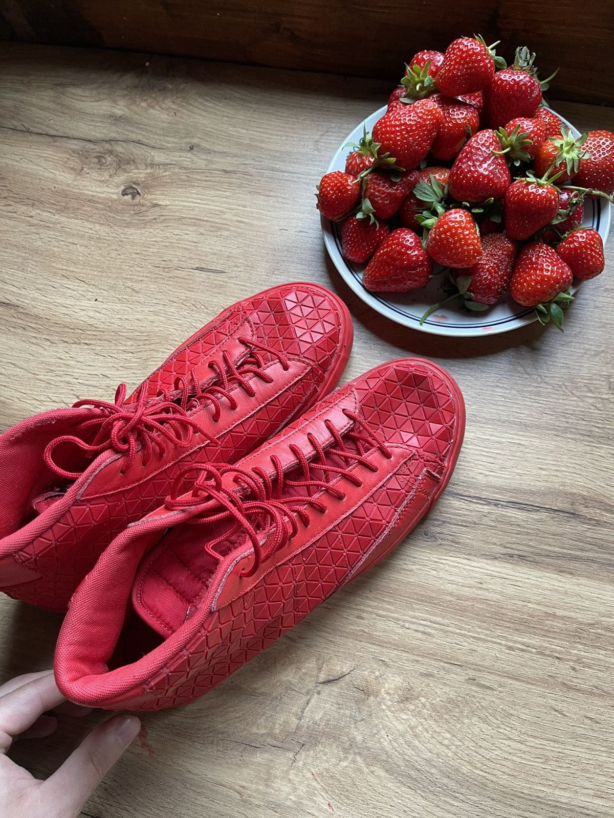 Nike 2014 Nike SB Blazer Mid Metric Red rare sneakers arena Size US 9 / EU 42 - 4 Thumbnail