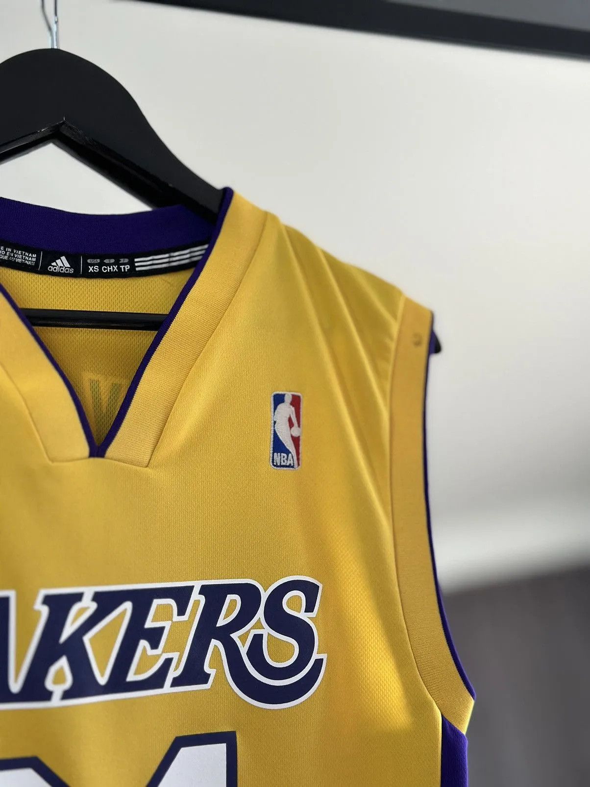 NBA Los Angeles Lakers Basketball Jersey Adidas NBA Kobe BRYANT Size US XS / EU 42 / 0 - 6 Thumbnail