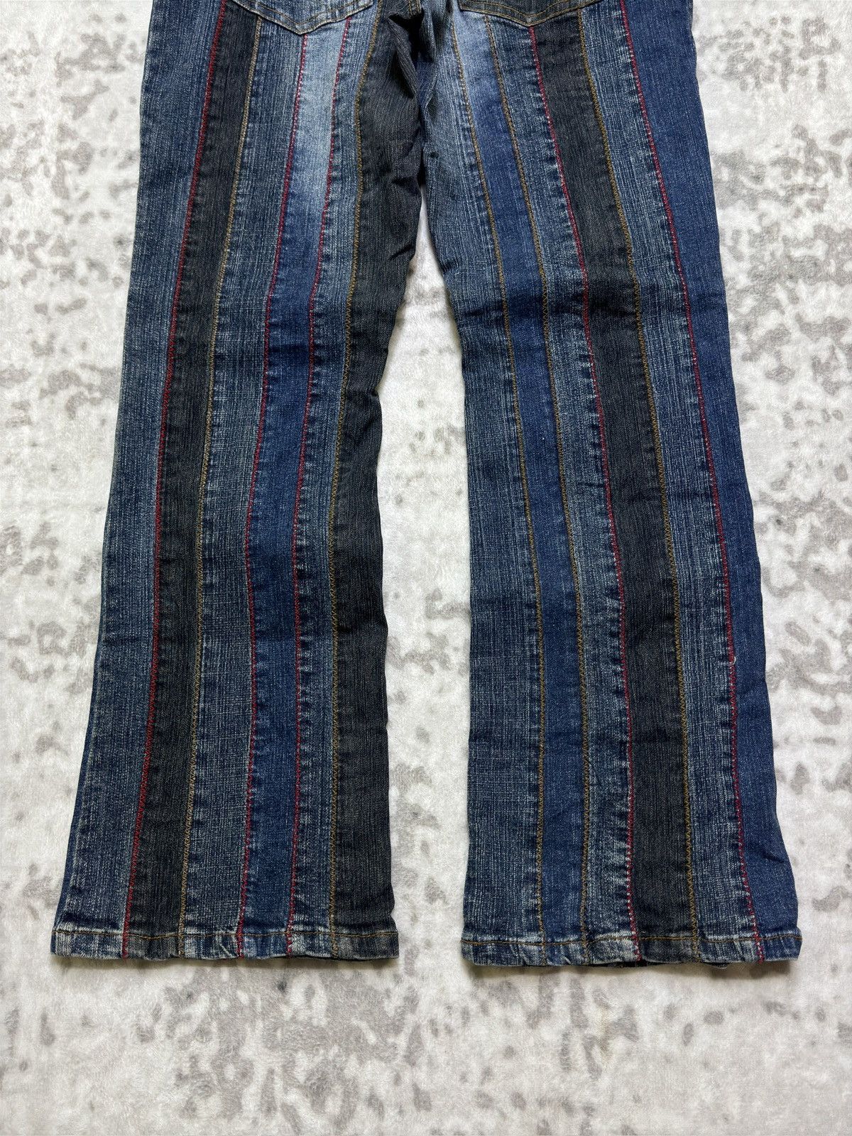Japanese Brand Vintage No Boundaries Y2K Reconstructed Bootcut Denim Jeans Size US 28 / EU 44 - 11 Thumbnail