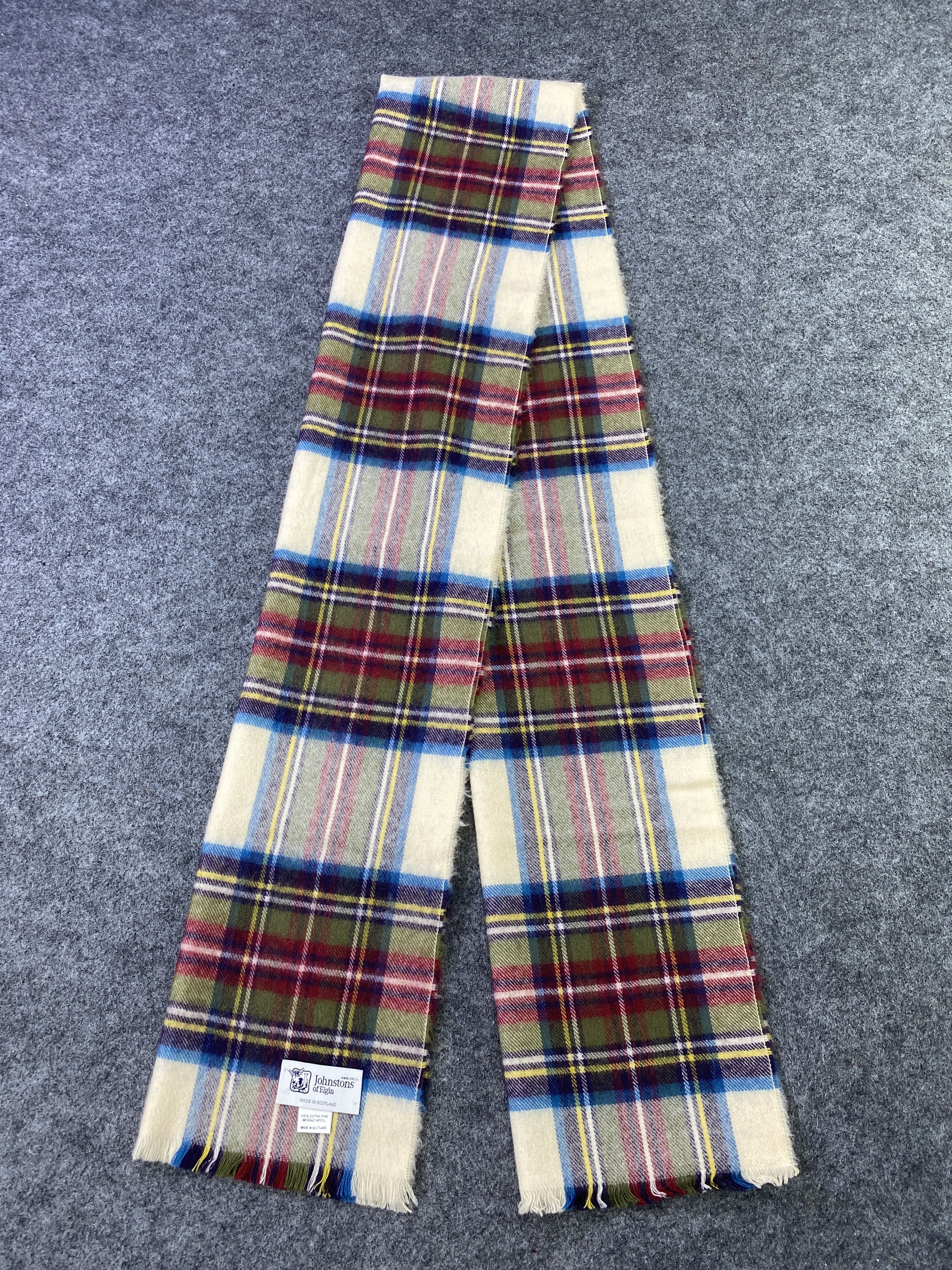 Johnstons Of Elgin Johnstons Of Elgin Scarf / Muffler / Neckwear -T684 Size ONE SIZE - 4 Thumbnail