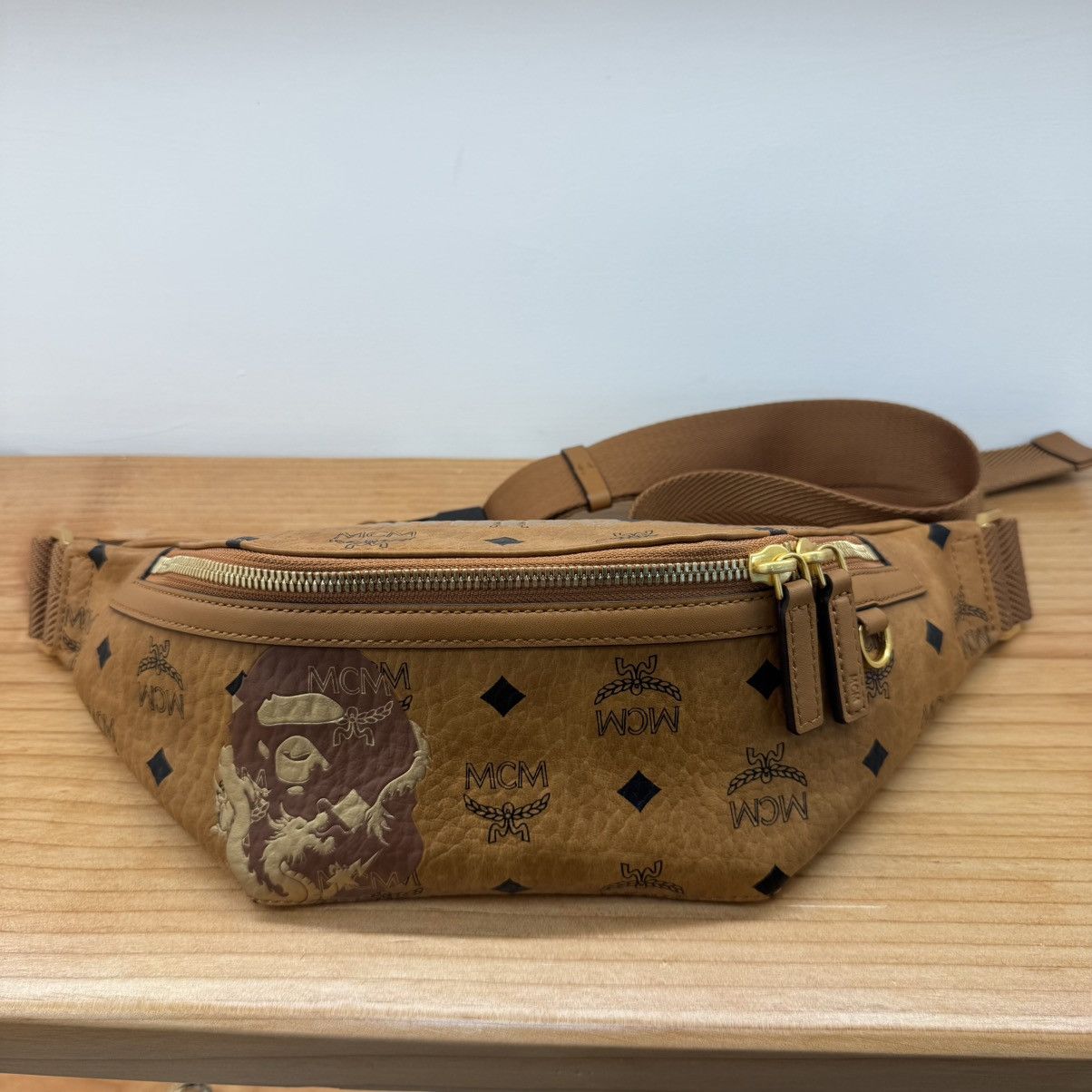 未使用　BAPE X MCM コラボBELT BAG MCM x BAPE Stark Belt Bag Medium Visetos Camo in Coated