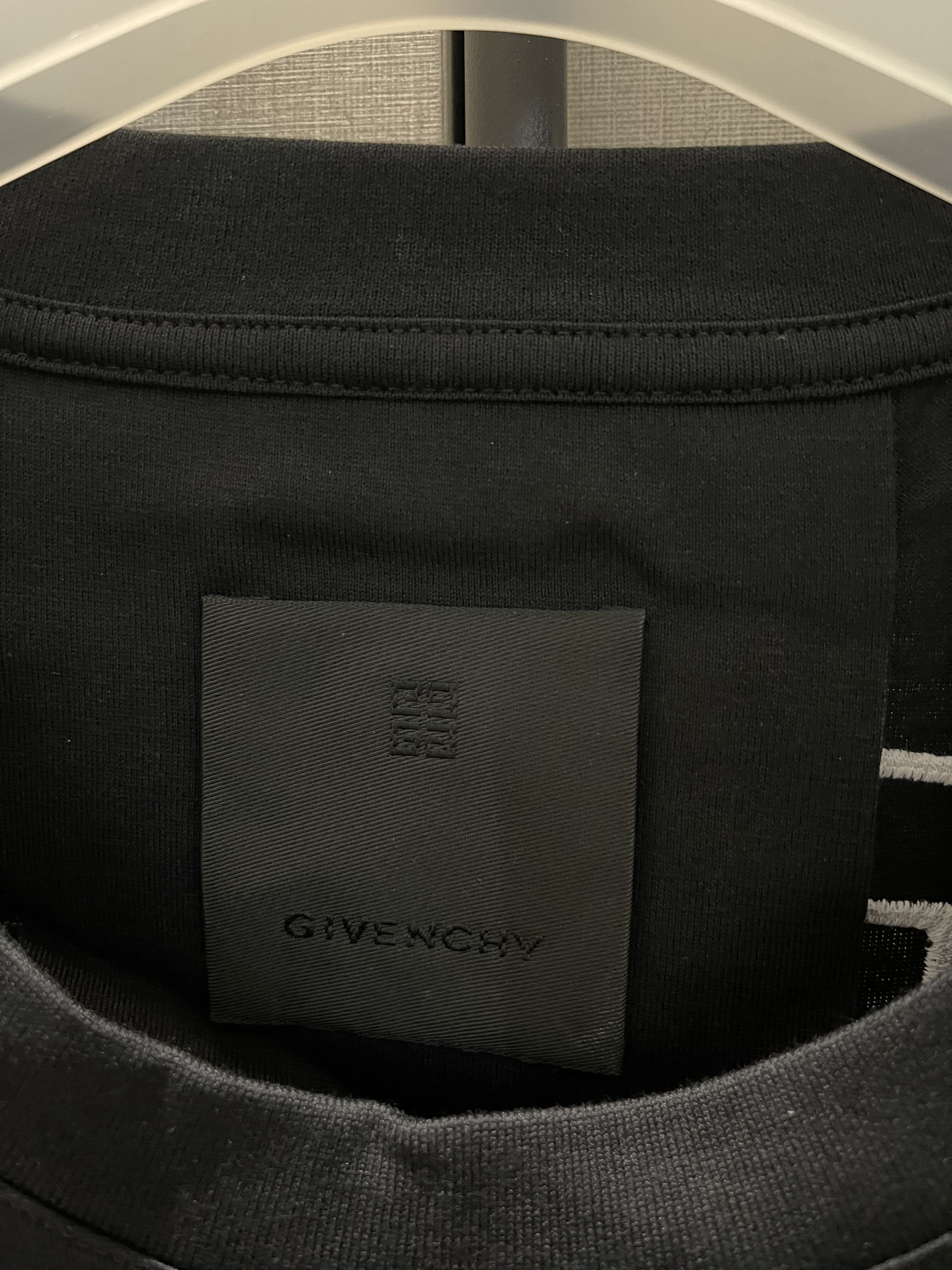 Givenchy Givenchy Embrodiery T Shirt Size US XL / EU 56 / 4 - 6 Thumbnail