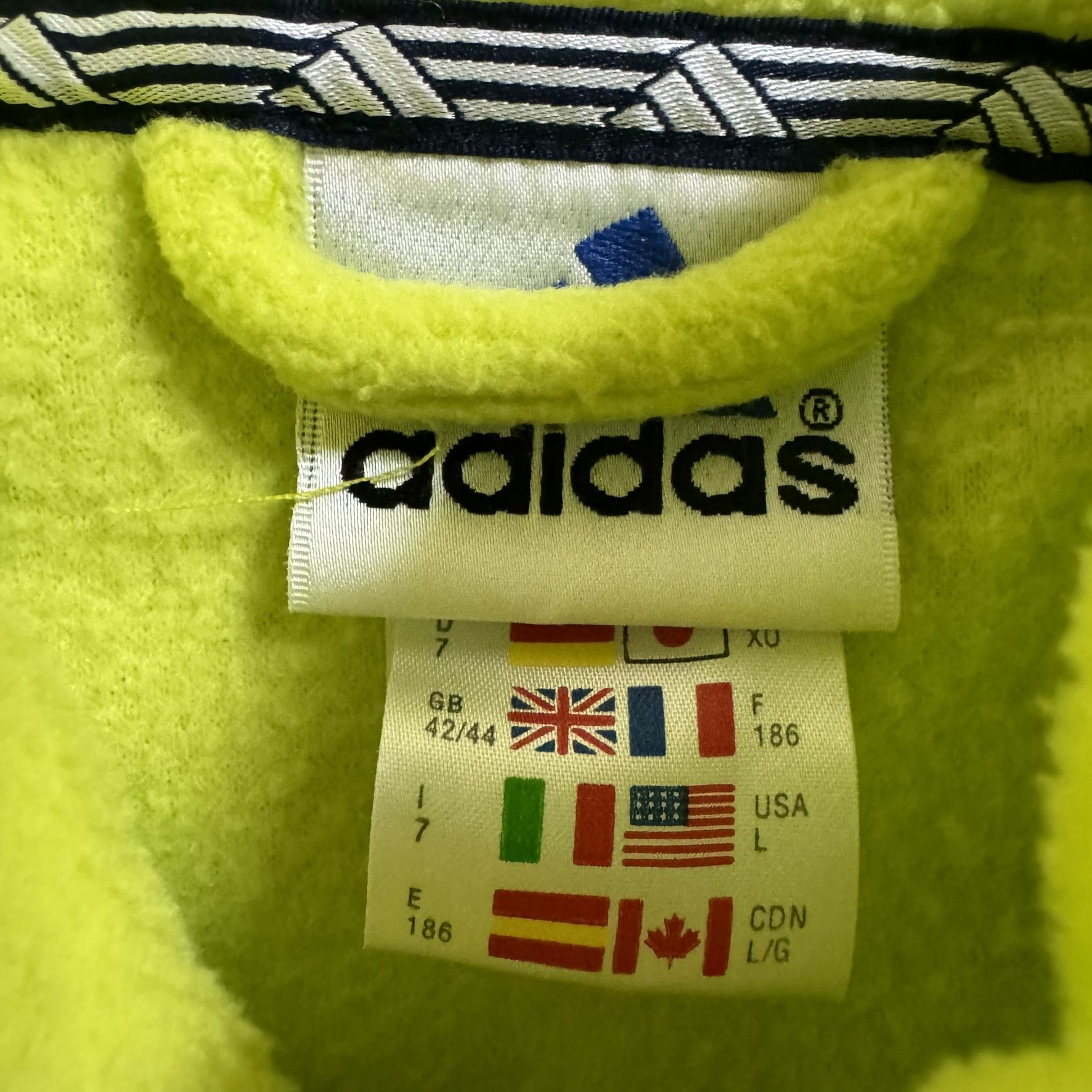 Adidas × Vintage Vintage Adidas Neon Printed vintage grey yellow fleece sh Size US L / EU 52-54 / 3 - 4 Thumbnail