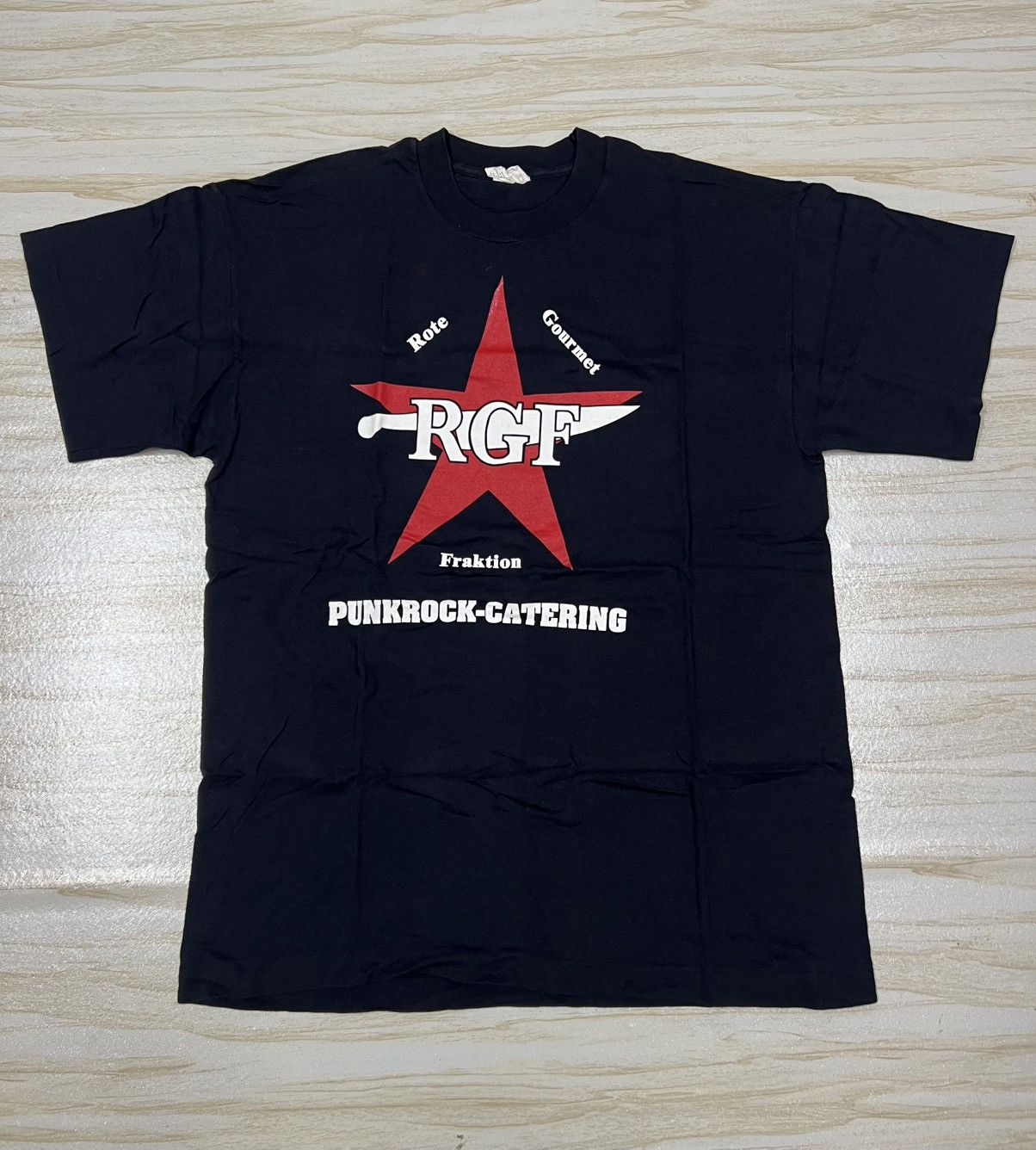 Vintage Vintage Rote Gourmet Fraktion RGF Punk Rock Catering Tee Size US M / EU 48-50 / 2 - 2 Thumbnail
