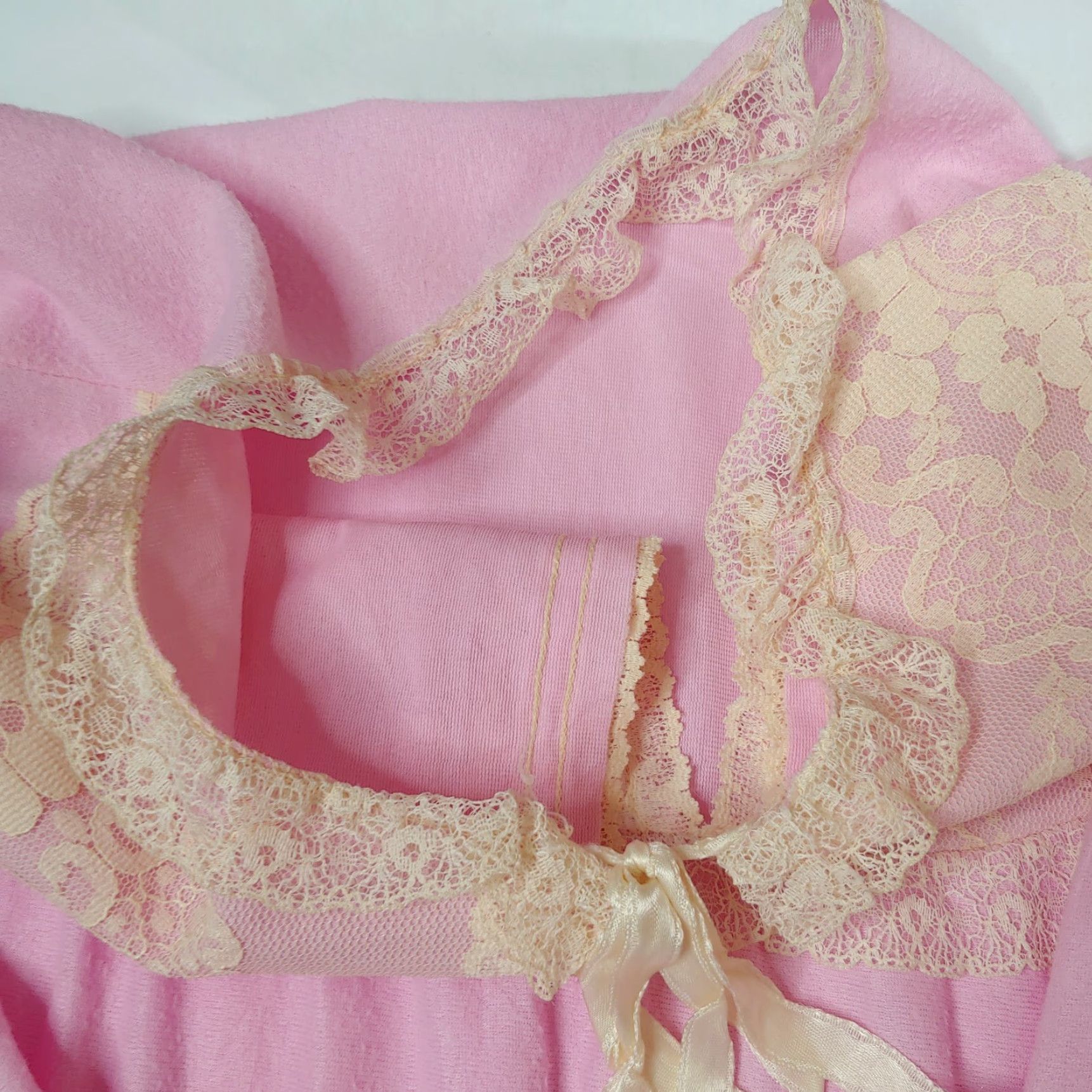 Pinko VINTAGE Womens Medium Nightgown 3/4 Sleeve Pink White Lace Ribbon Acetate Granny Nightgown Womens S/M White Nightgown Size ONE SIZE - 5 Thumbnail