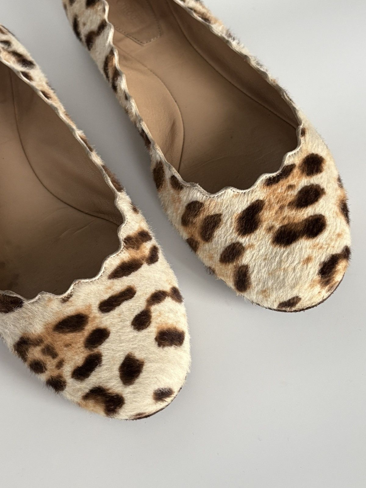 Chloe Chloe Leopard Print Calf Hair Scalloped Ballet Flats 37 US 7 Size US 7 / IT 37 - 4 Thumbnail