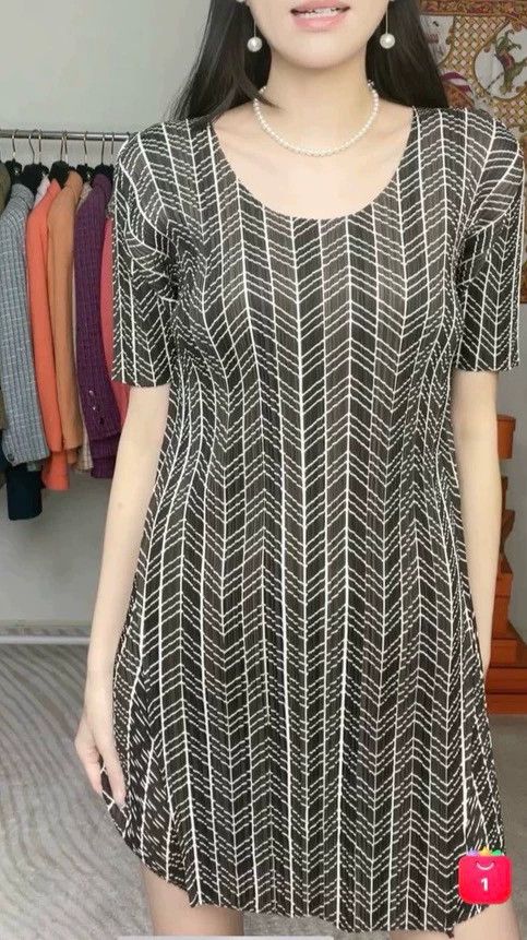 Issey Miyake Issey Miyake size:3 A short dress with green and brown pat Size M / US 6-8 / IT 42-44 - 6 Thumbnail