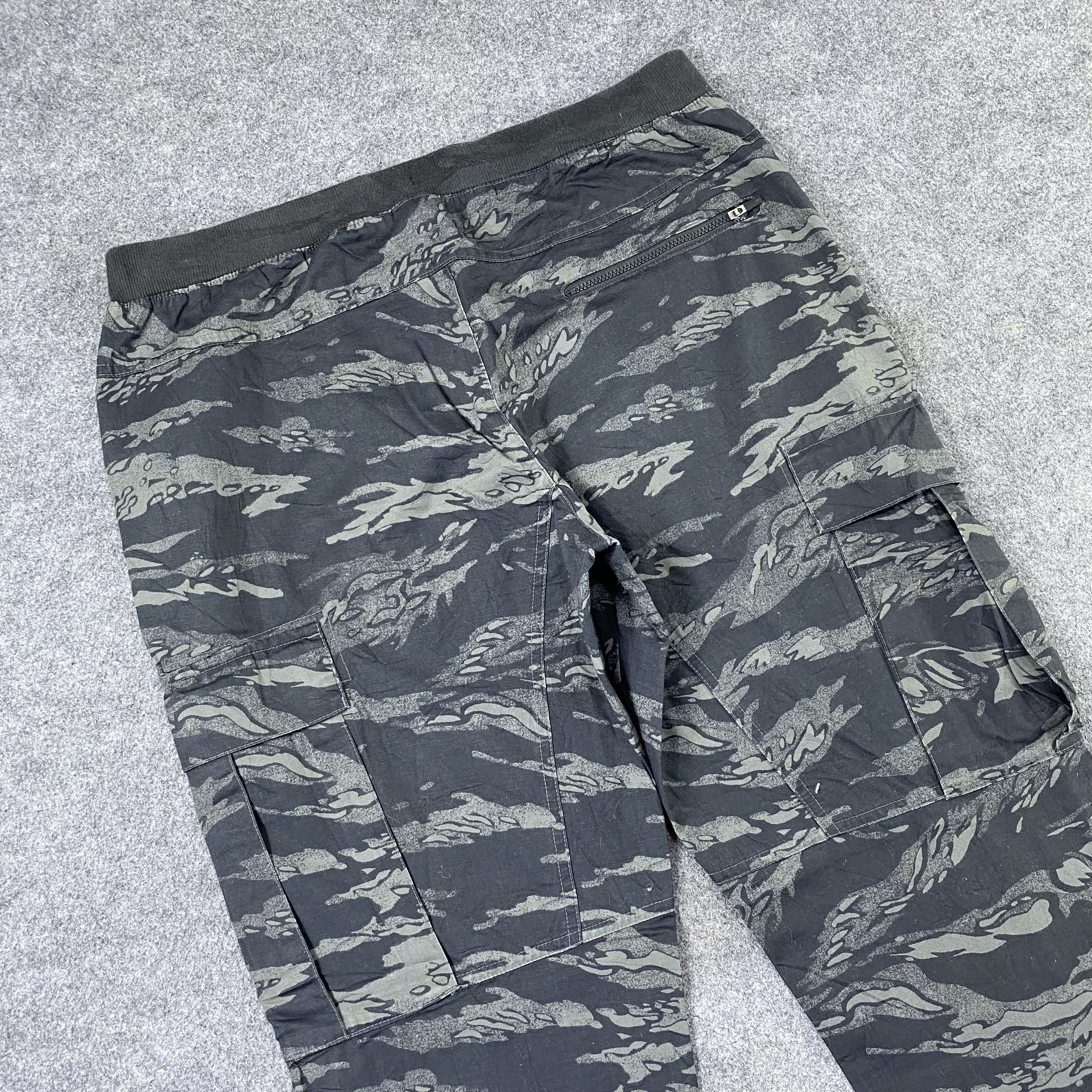 Nike Jungle Camo Cargo Pants By Nike-C008 Size US 33 - 6 Thumbnail