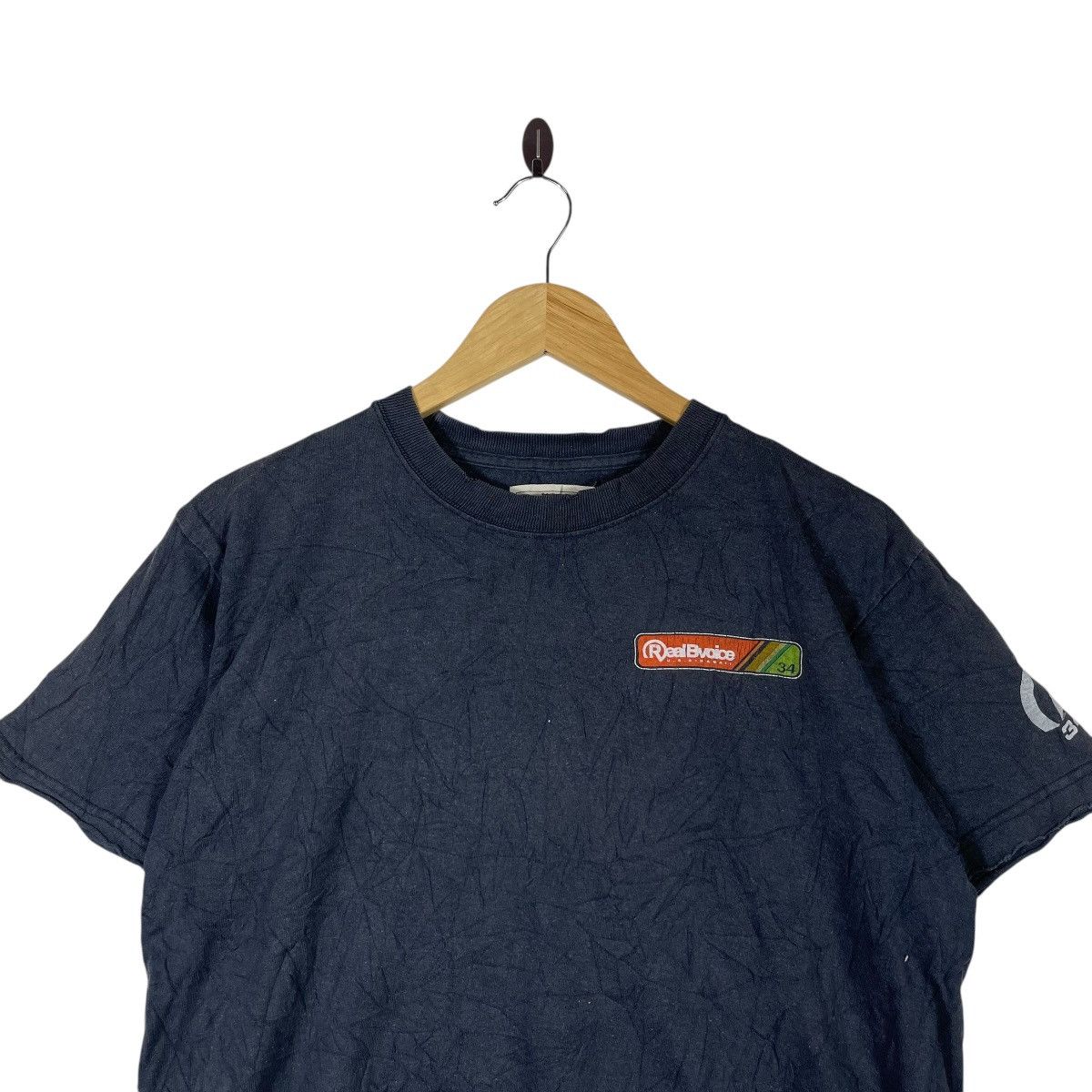 Vintage REALBVOICE R CLASSIC GRAPHIC SHORT SLEEVE T SHIRT STREETWEAR Size US M / EU 48-50 / 2 - 3 Thumbnail