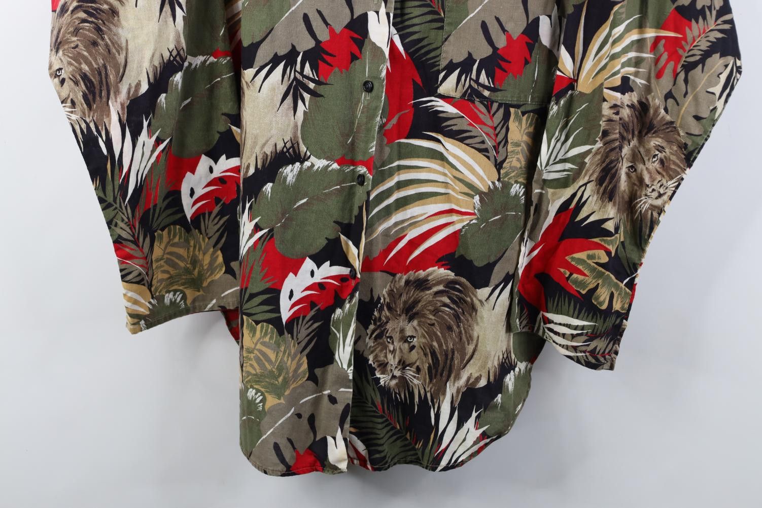 Vintage Vintage 90s Streetwear Lion Luau Camp Collar Button Shirt Size S / US 4 / IT 40 - 3 Thumbnail