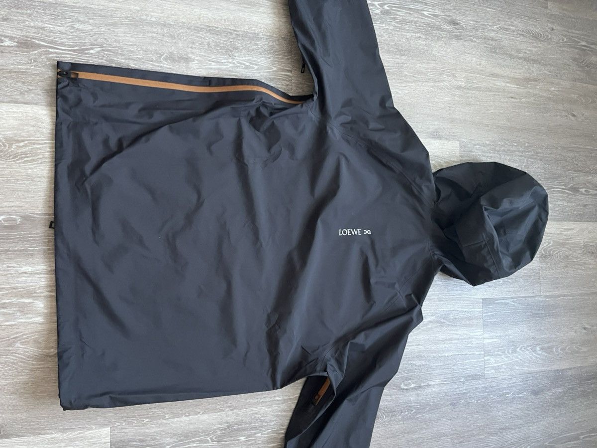 Loewe × On On x Loewe Storm Jacket Men’s Size Medium Black colour Size US M / EU 48-50 / 2 - 4 Thumbnail