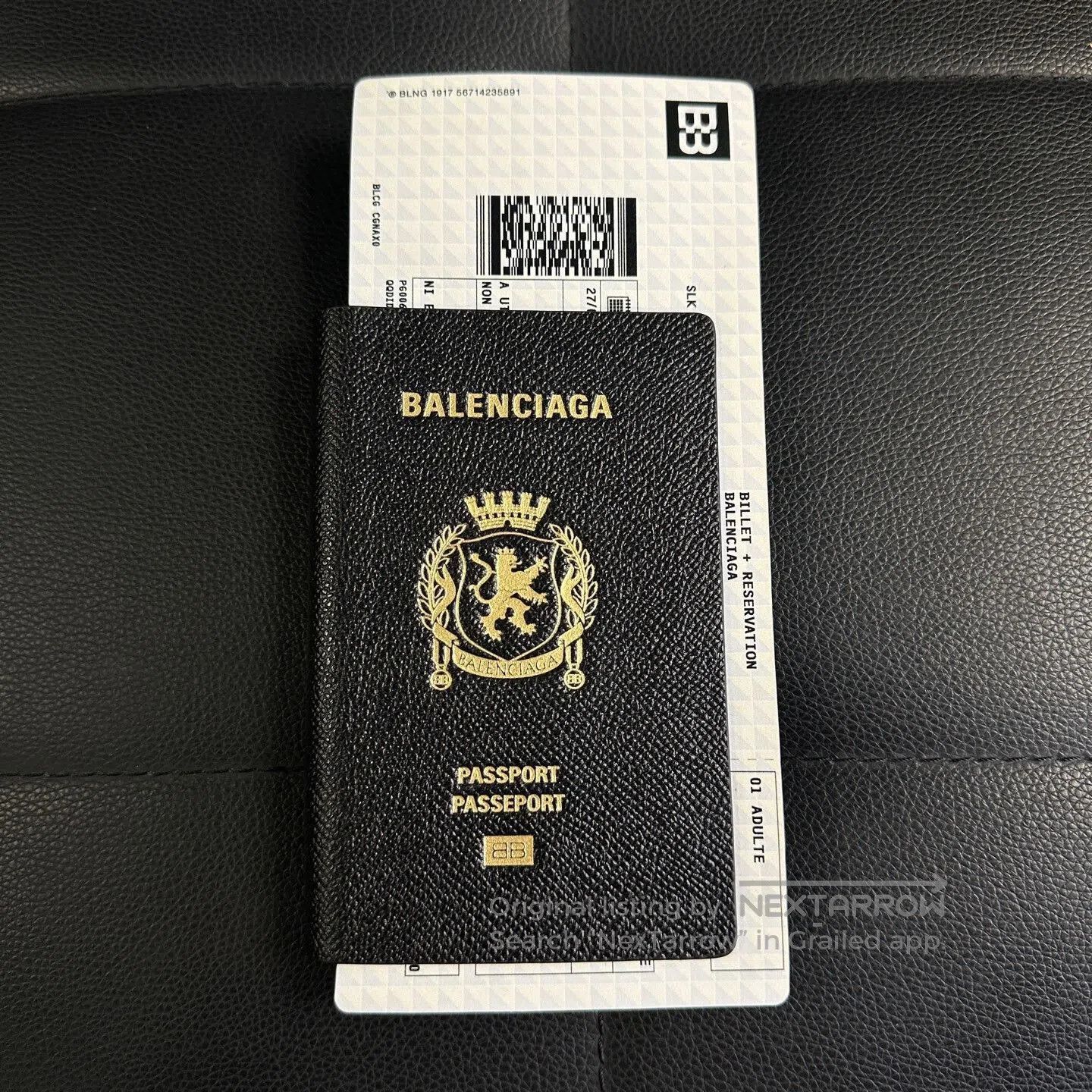 Balenciaga Balenciaga Passport Logo Leather Wallet. Size ONE SIZE - 1 Thumbnail