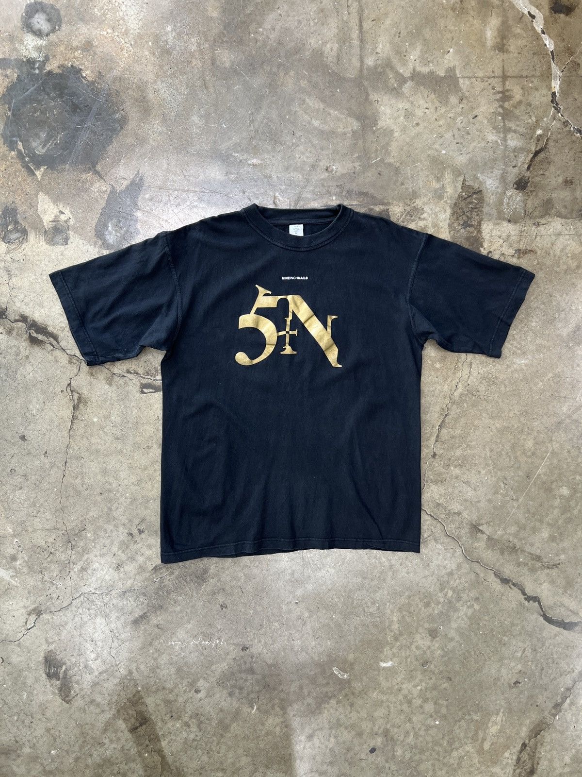 Band Tees Vintage Rare Nine Inch Nails NIN Sin Gold Euro Tee XL Size US XL / EU 56 / 4 - 2 Thumbnail