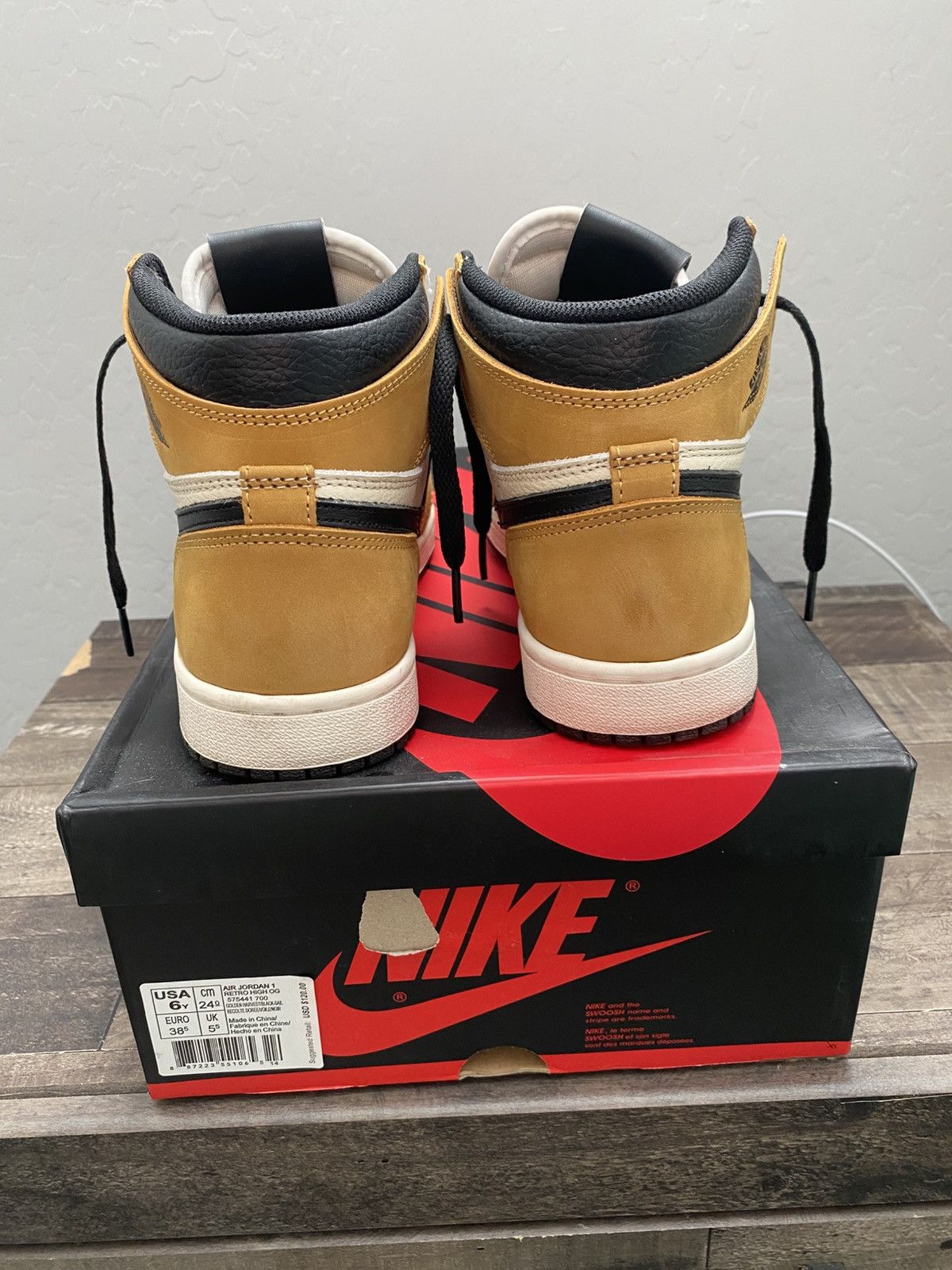 Jordan Brand Jordan 1 ‘Rookie of the Year’ Size US 6 / EU 39 - 3 Thumbnail