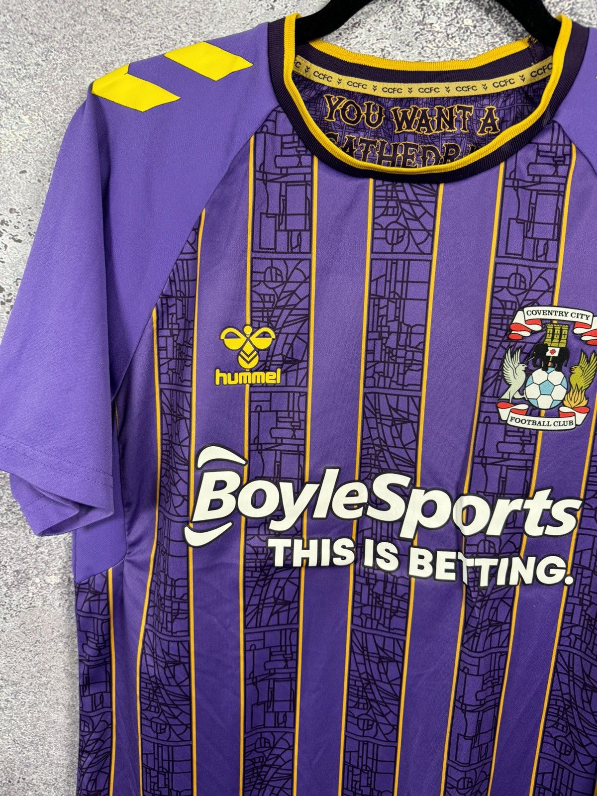 Hummel × Vintage Vintage Coventry City 2022/23 Away Hummel Jersey Blokcore M Size US M / EU 48-50 / 2 - 4 Thumbnail