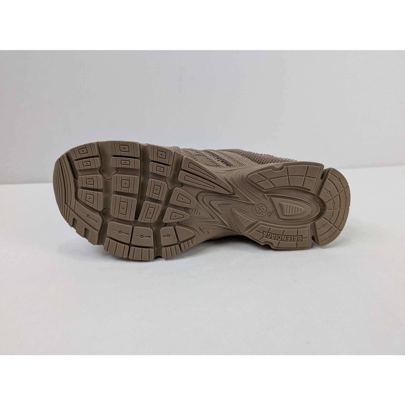 Balenciaga o1rshd1 Phantom Sneakers in Dark Beige Size US 13 / EU 46 - 15 Thumbnail