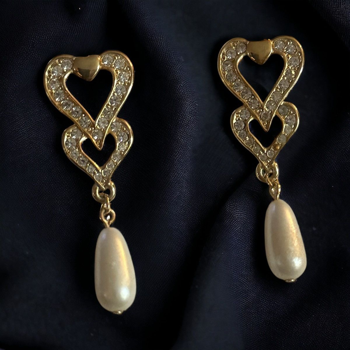 Other Paved double heart pearl drop dangle earrings Size ONE SIZE - 1 Thumbnail