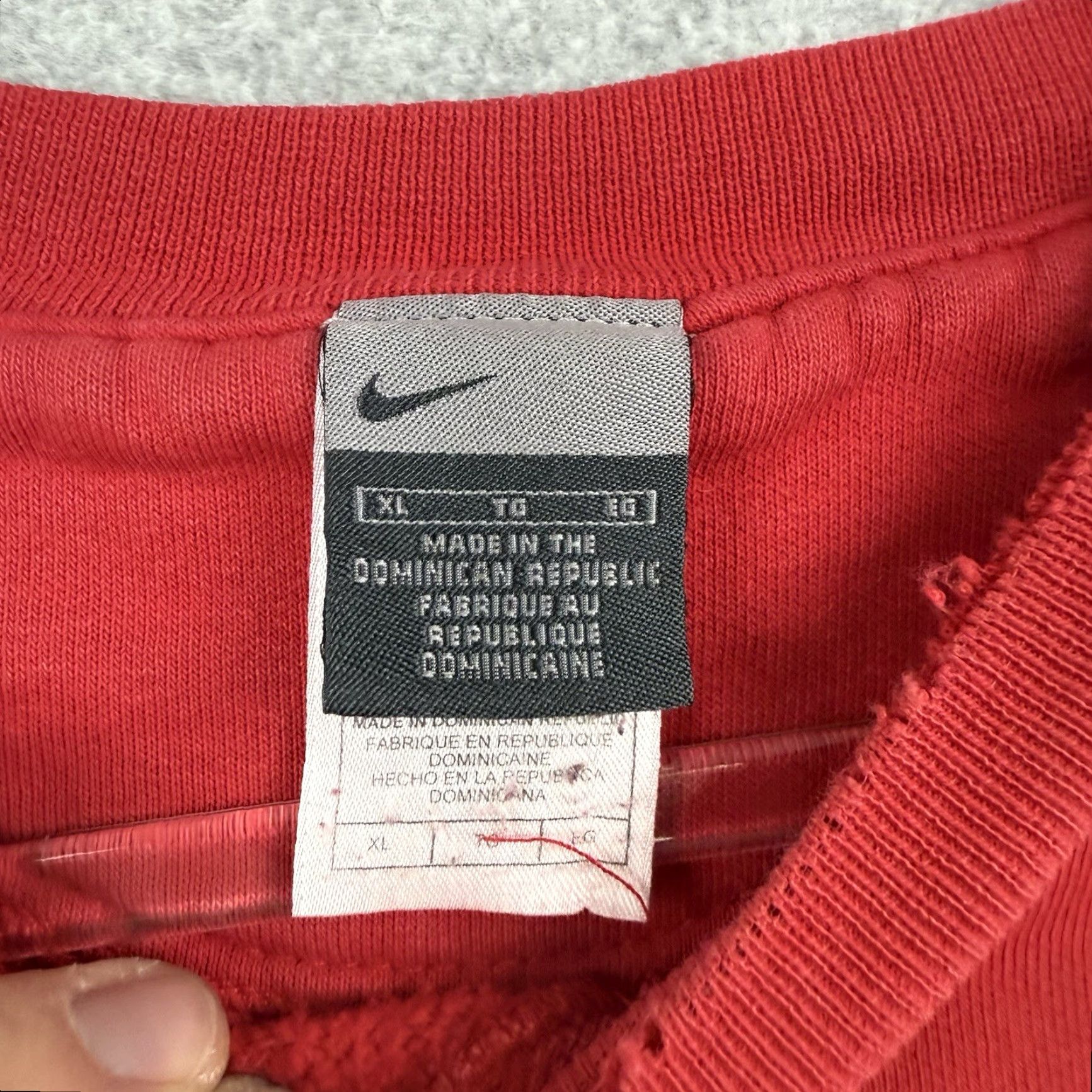Nike VINTAGE Nike Sweatshirt Mens XL Red Embroidered Spellout Crewneck Jumper 90s y2k Size US XL / EU 56 / 4 - 4 Thumbnail