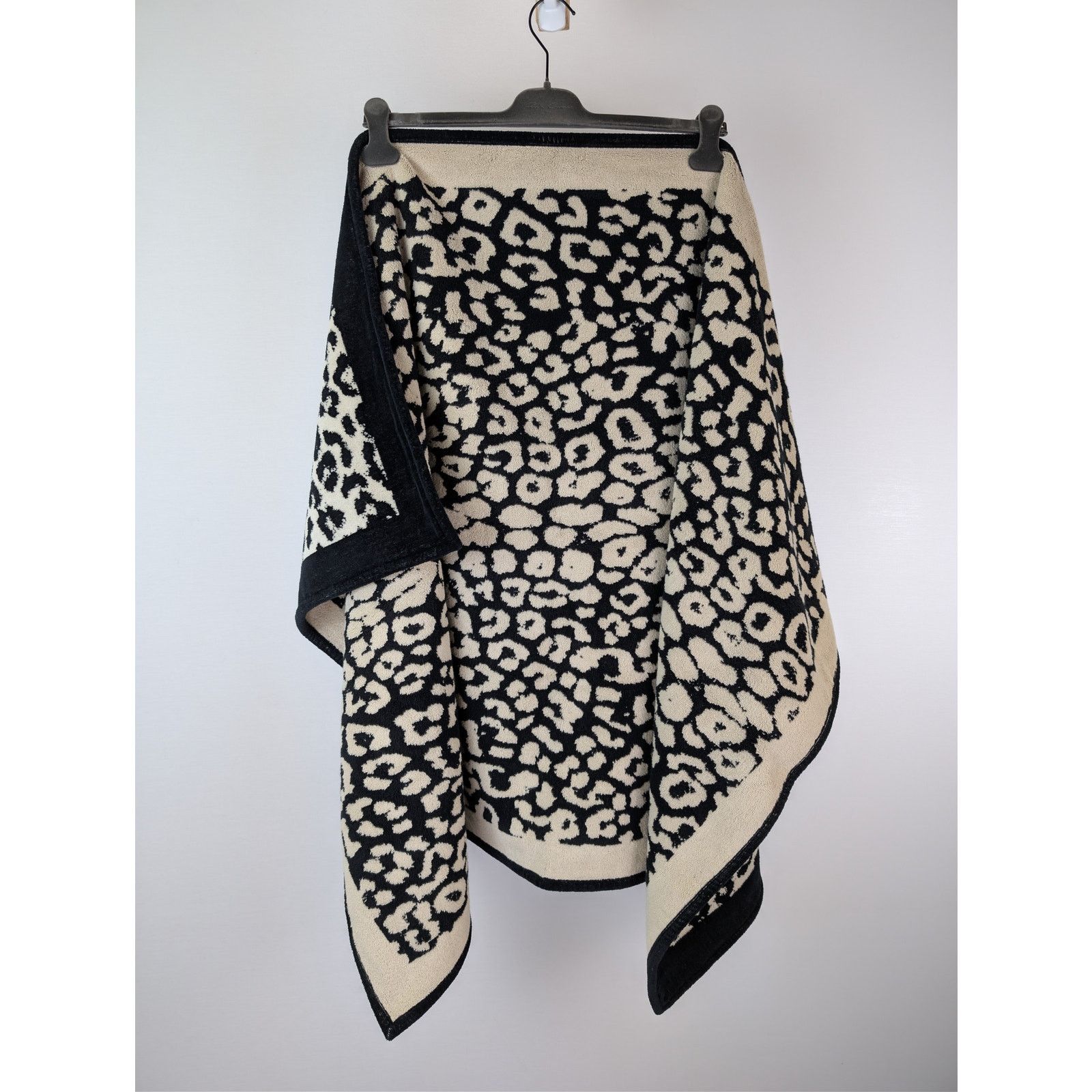 Tom Ford o1rshd1 Size: OS / Towel in Leopard Brown Size ONE SIZE - 12 Thumbnail