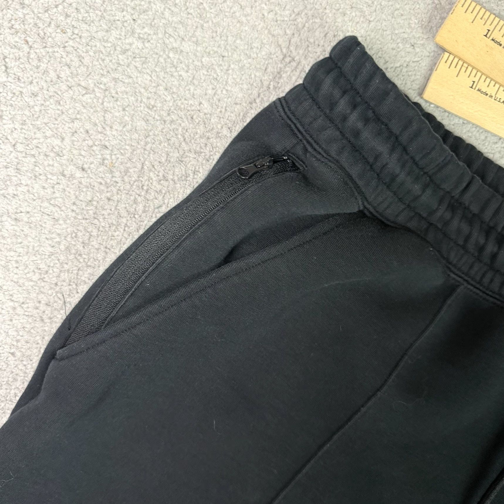 Nike VINTAGE Nike Tech Sweatpants Womens 1X Black Joggers FB8332 Pocket Drawstring Casual BLK Size 40" / US 18 - 5 Thumbnail