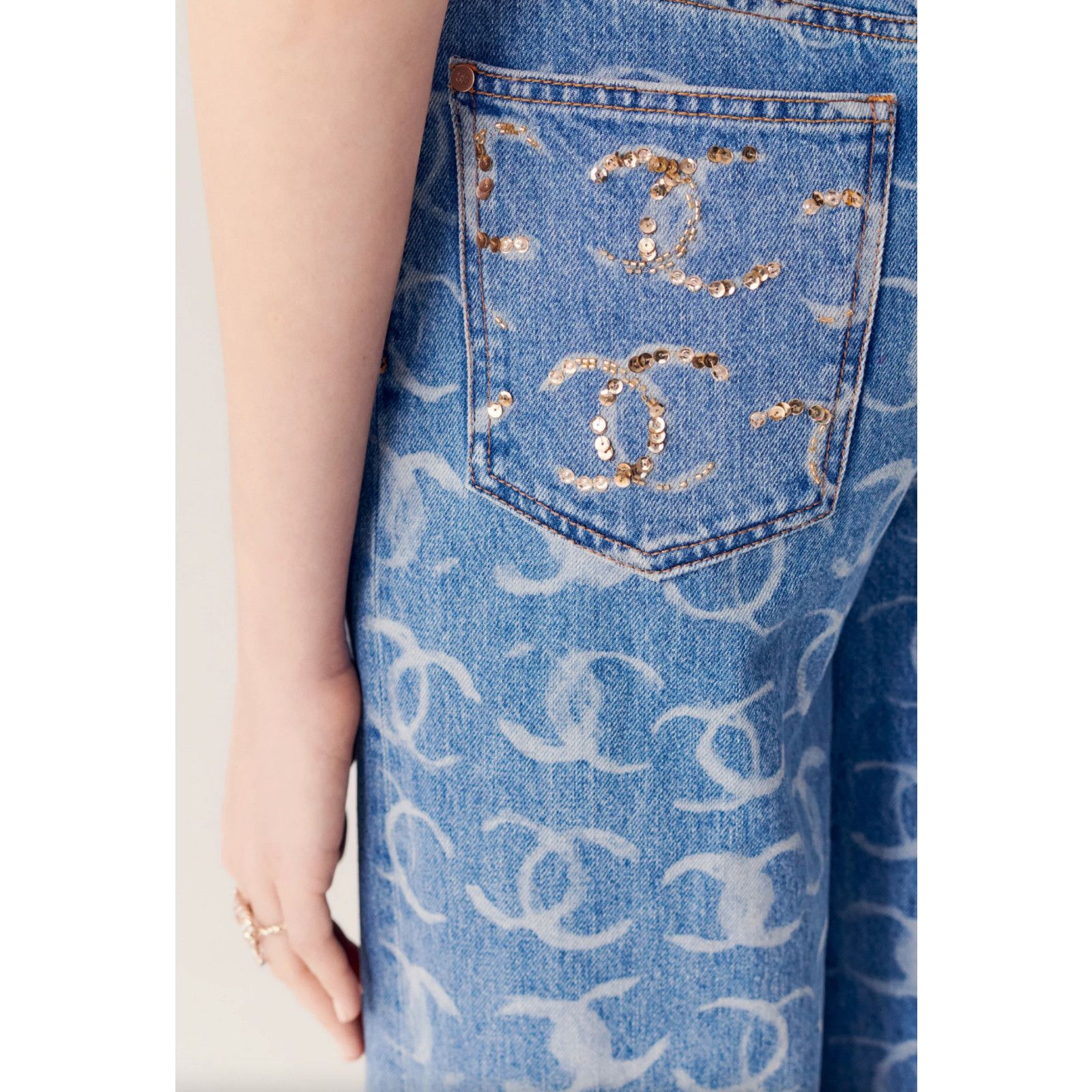 Chanel Chanel Denim White CC Print Logo Baggy Oversized Jeans 36 Size 26" / US 2 / IT 38 - 5 Thumbnail