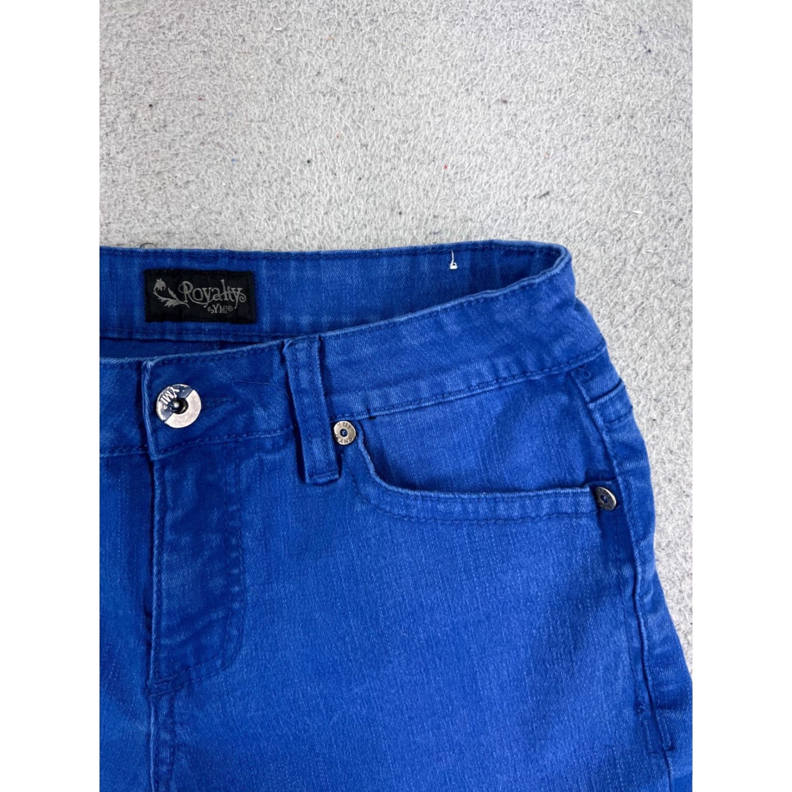 Vintage YMI Shorts Womens 6 Denim Blue Cut-Off Low Rise 28x6 Cotton Blend 6 Regular 28 Blue Size 28" / US 6 / IT 42 - 5 Thumbnail