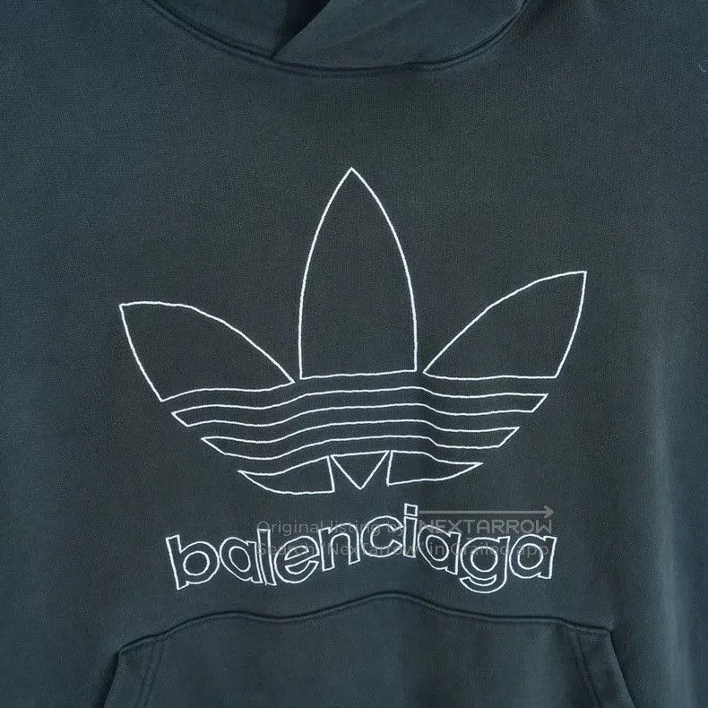 Balenciaga Balenciaga Logo Printed Hooded Long Sleeve Sweatshirt Size US L / EU 52-54 / 3 - 3 Thumbnail