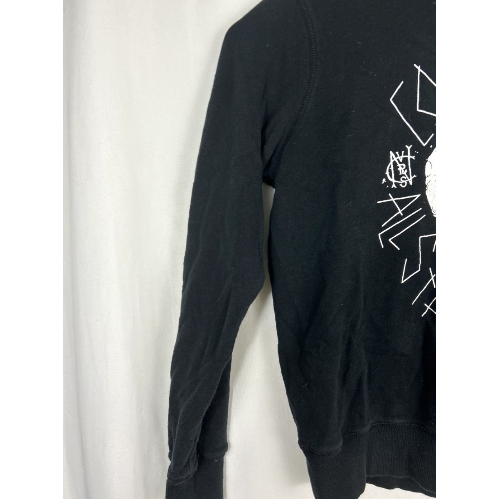 Converse Converse Mens Medium Black Pullover Sweatshirt Skull Dagger Black White Crewneck Size US M / EU 48-50 / 2 - 6 Thumbnail